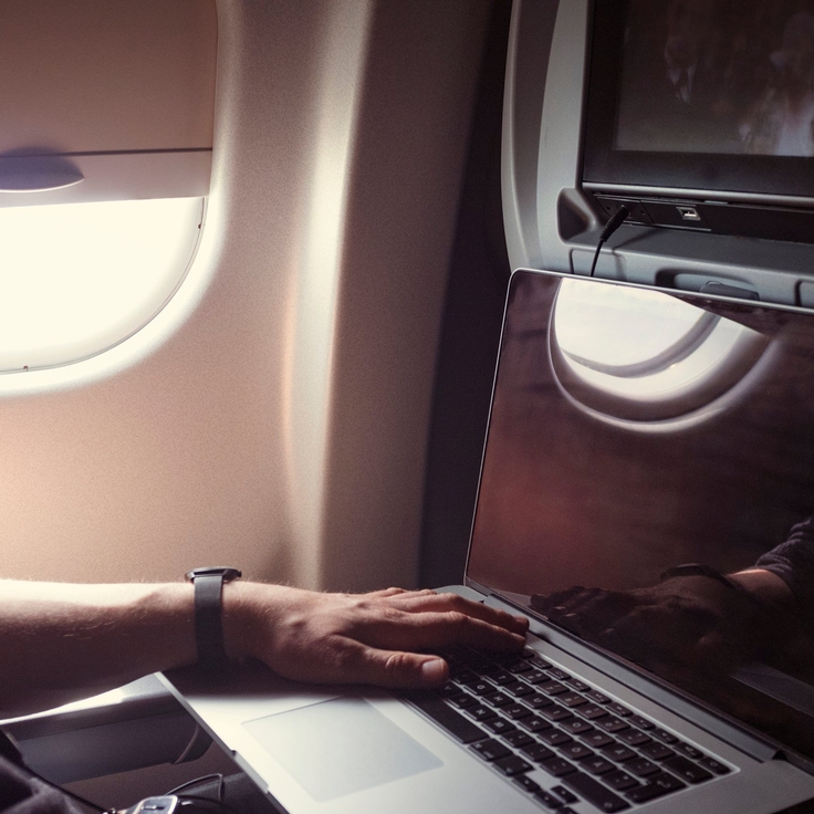 Which airlines offer free Wi-Fi? A complete guide