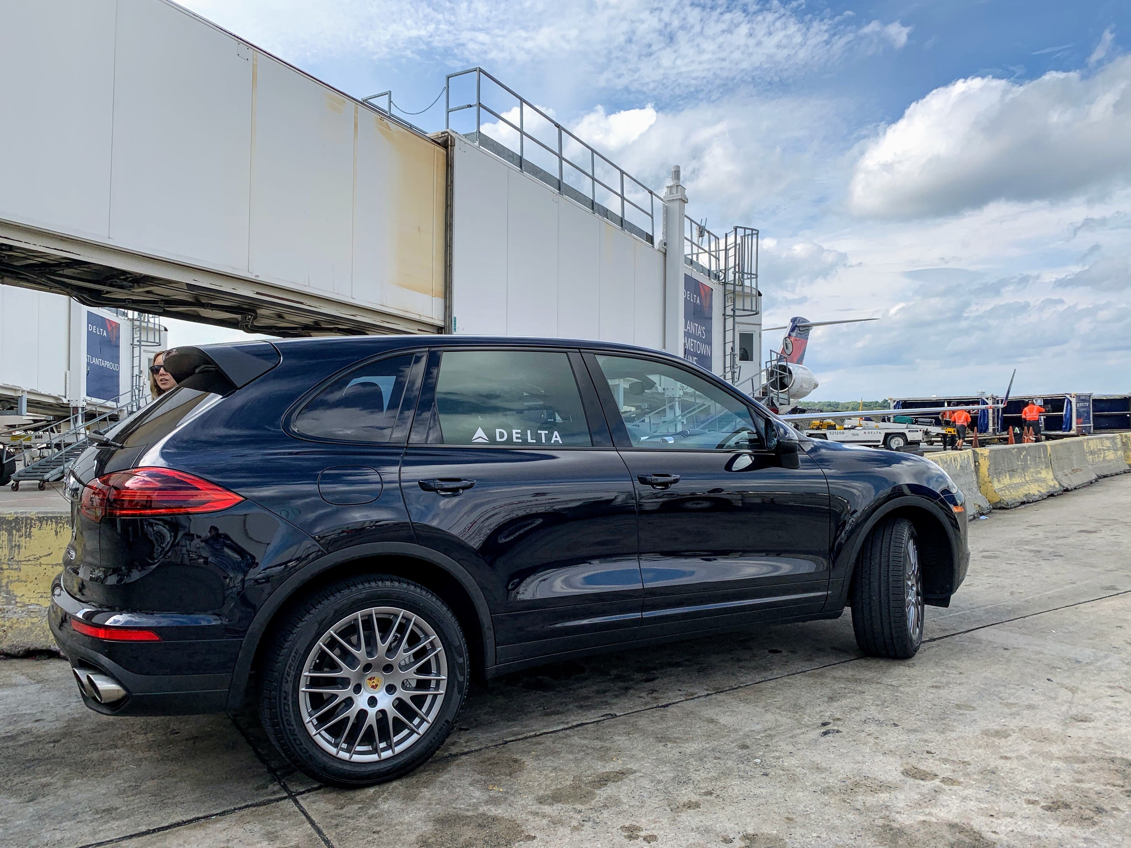 delta porsche suv private transfer diamond