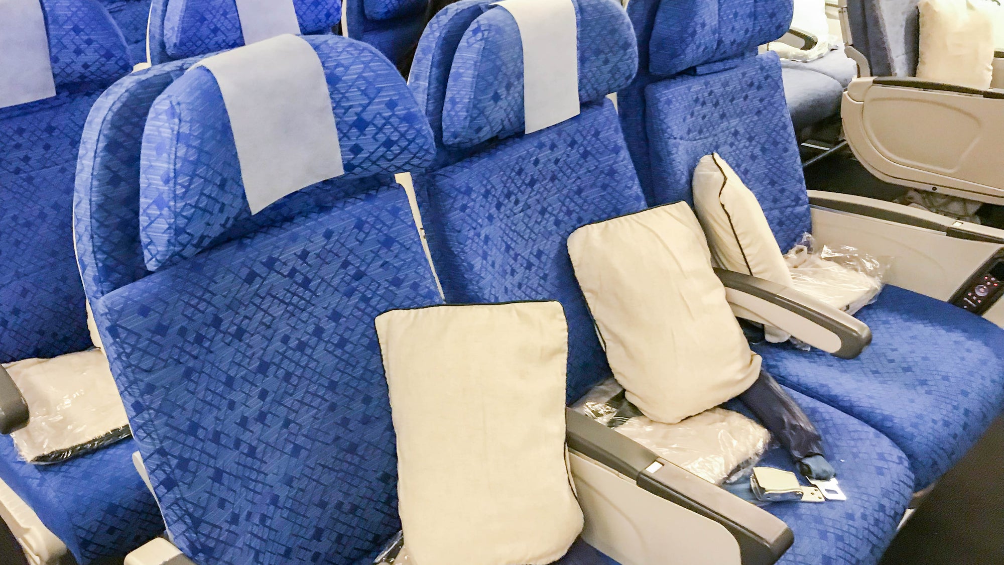 12242018 Cathay CX 881 Review-20