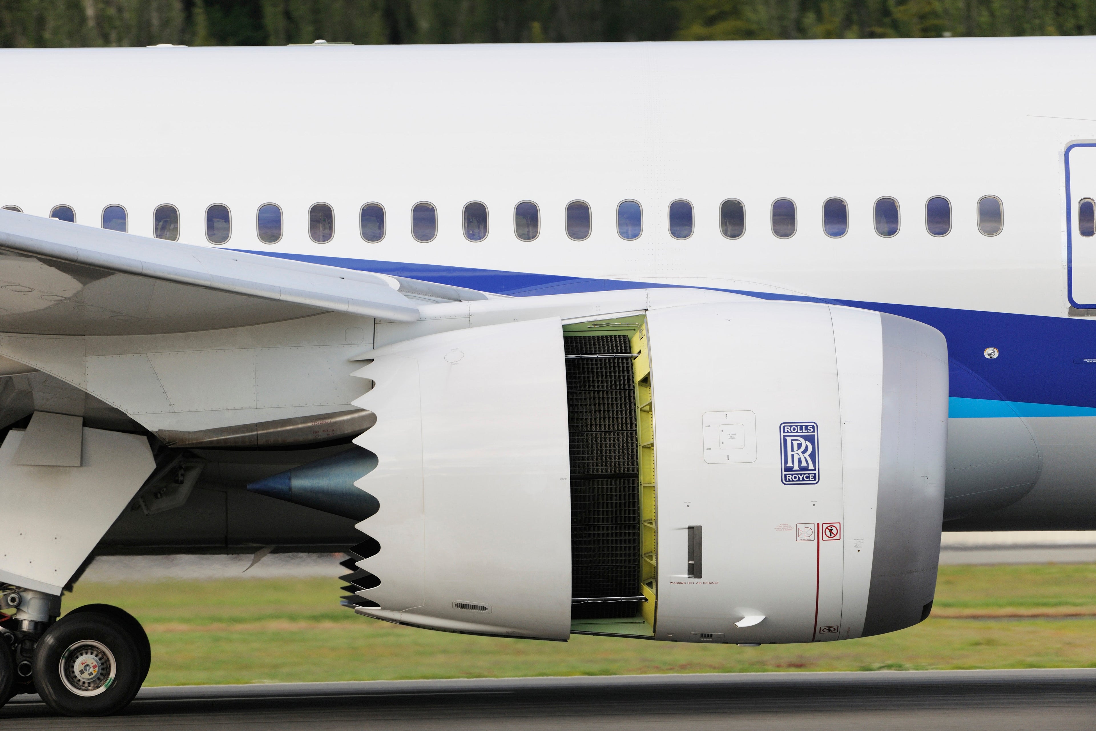 Air-brakes on Rolls-Royce Trent 1000 engine on ANA All Nippon Airways Boeing 787-8 Dreamliner landing. (Photo by: Aviation-images.com/UIG via Getty Images)