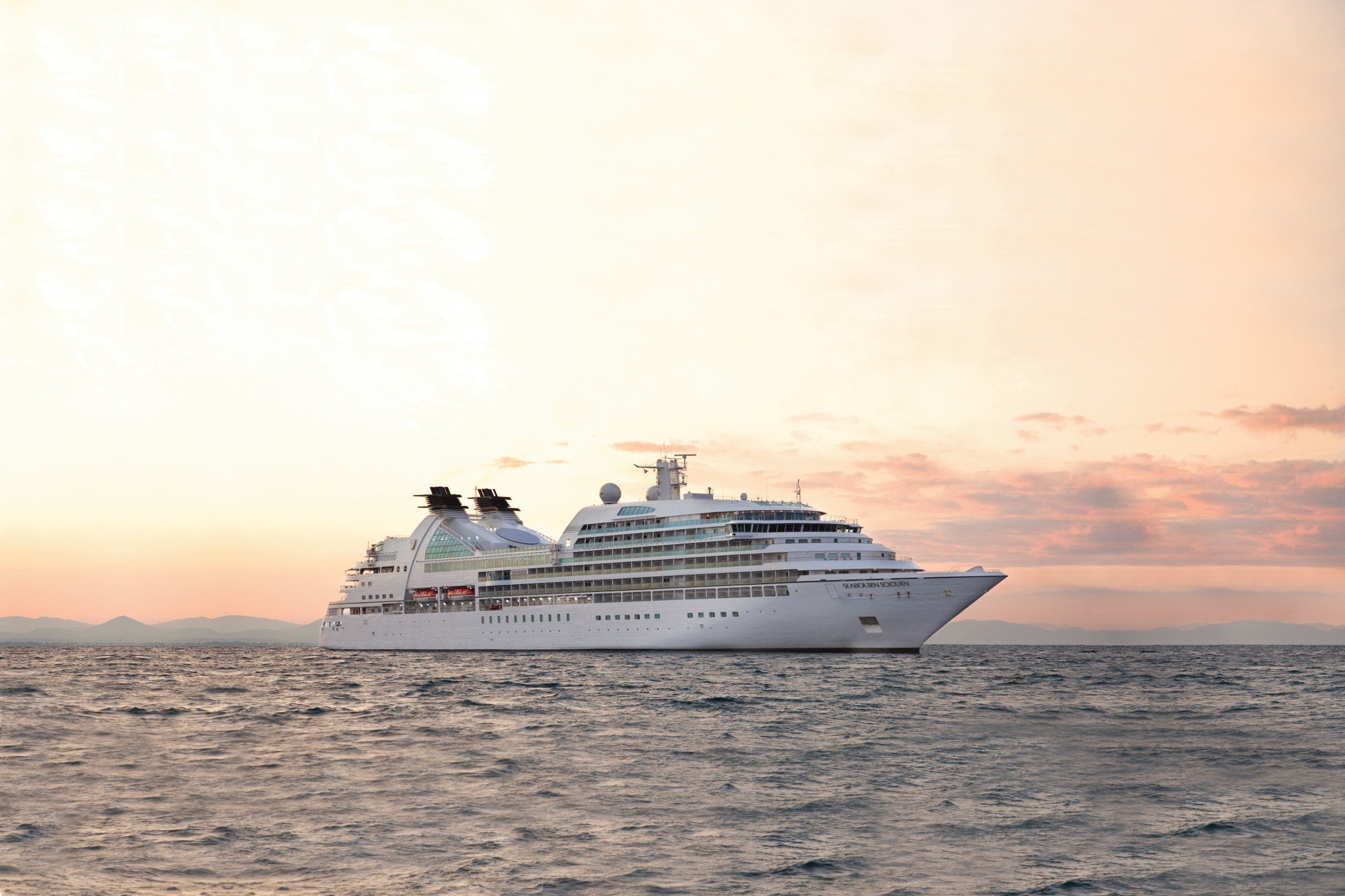 Seabourn Sojourn cruise ship at sea