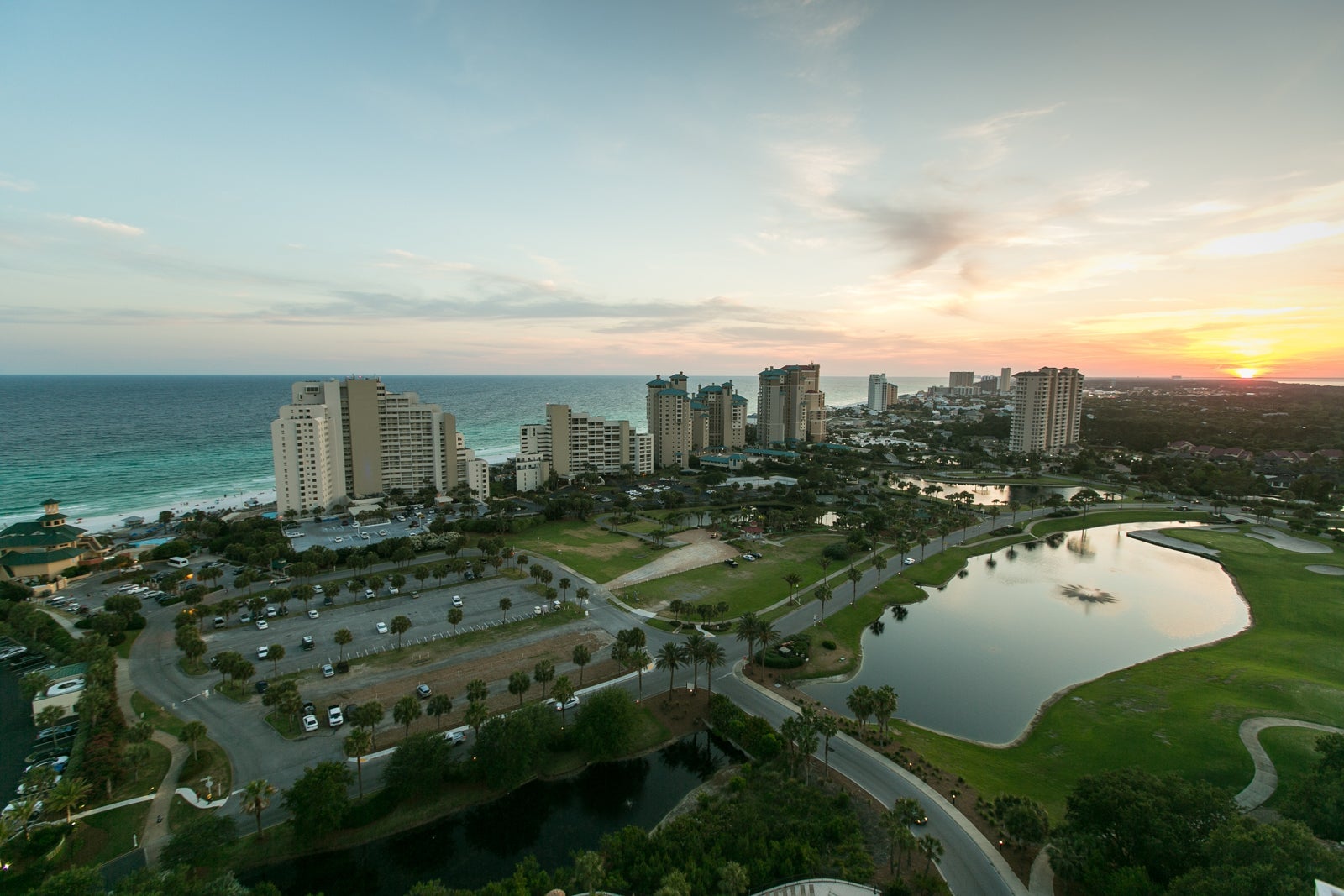 FEATURE - Destin Florida for Families (Photo by Marcus Neto/Unsplash)