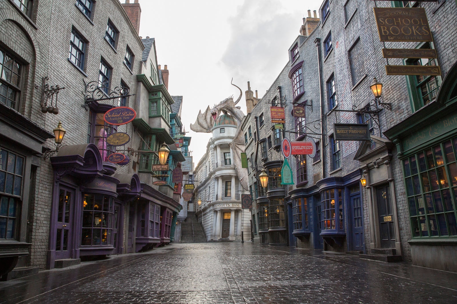 Empty Diagon alley at Universal Orlando