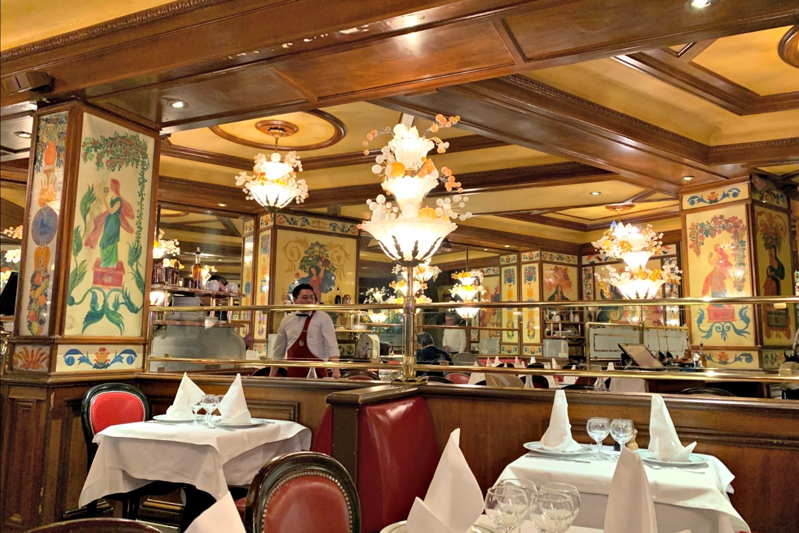 Interior of Au Pied de Cochon, Paris.