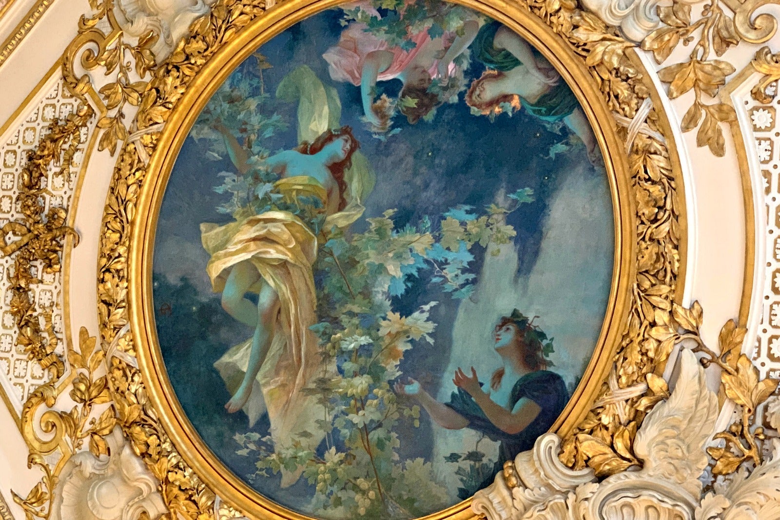 The ceiling at the Orsay restaurant.