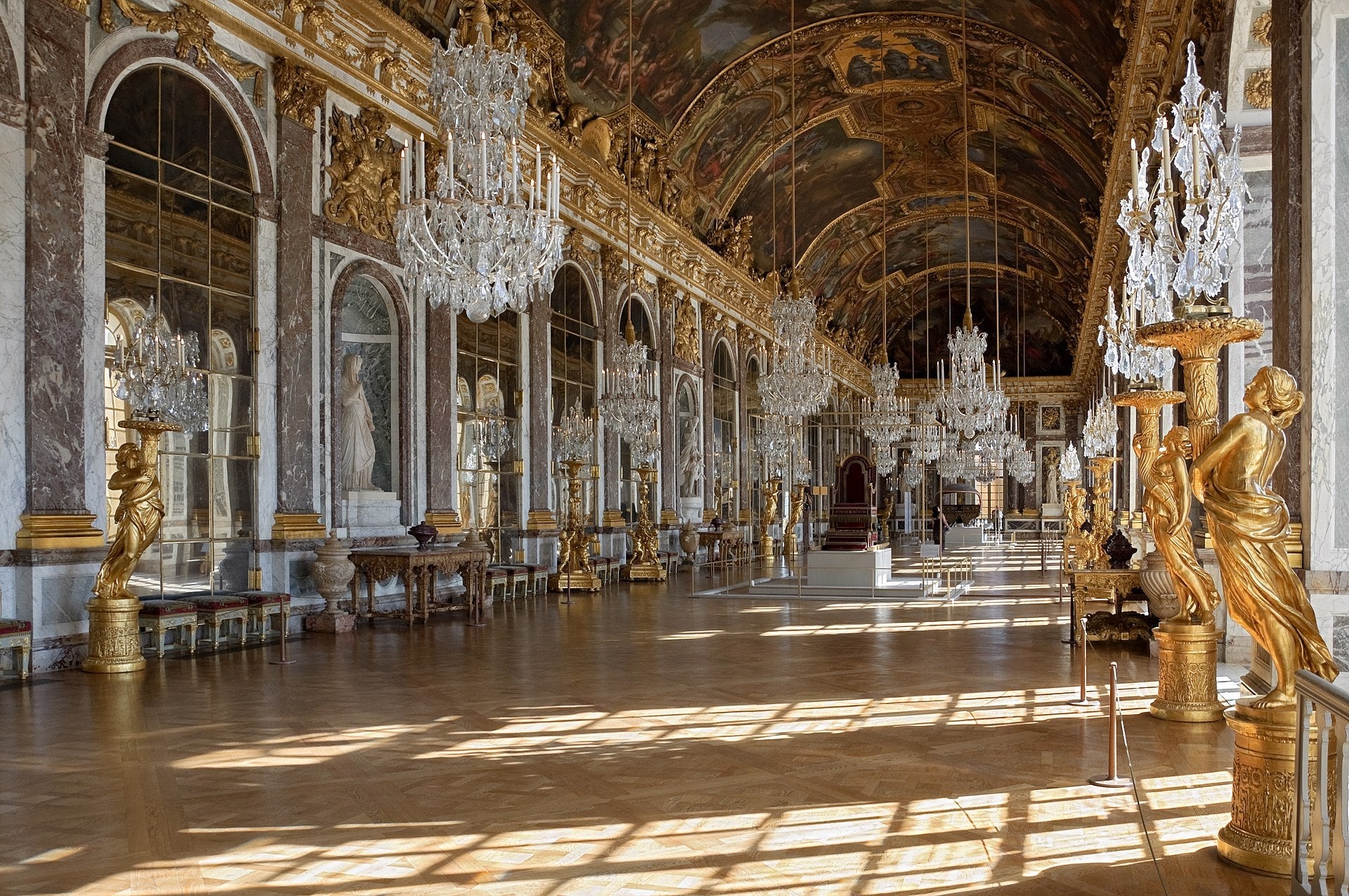 The Hall of Mirrors at the Chateau de Versailles in France. Photo by Myrabella/ Wikipedia Commons