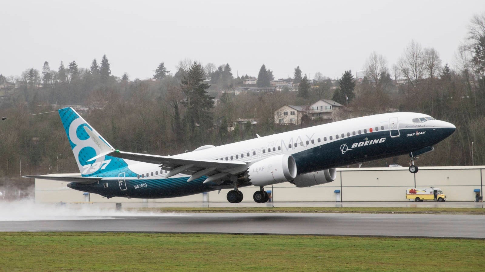 Boeing Holds First Test Flight For 737 MAX Aircraft