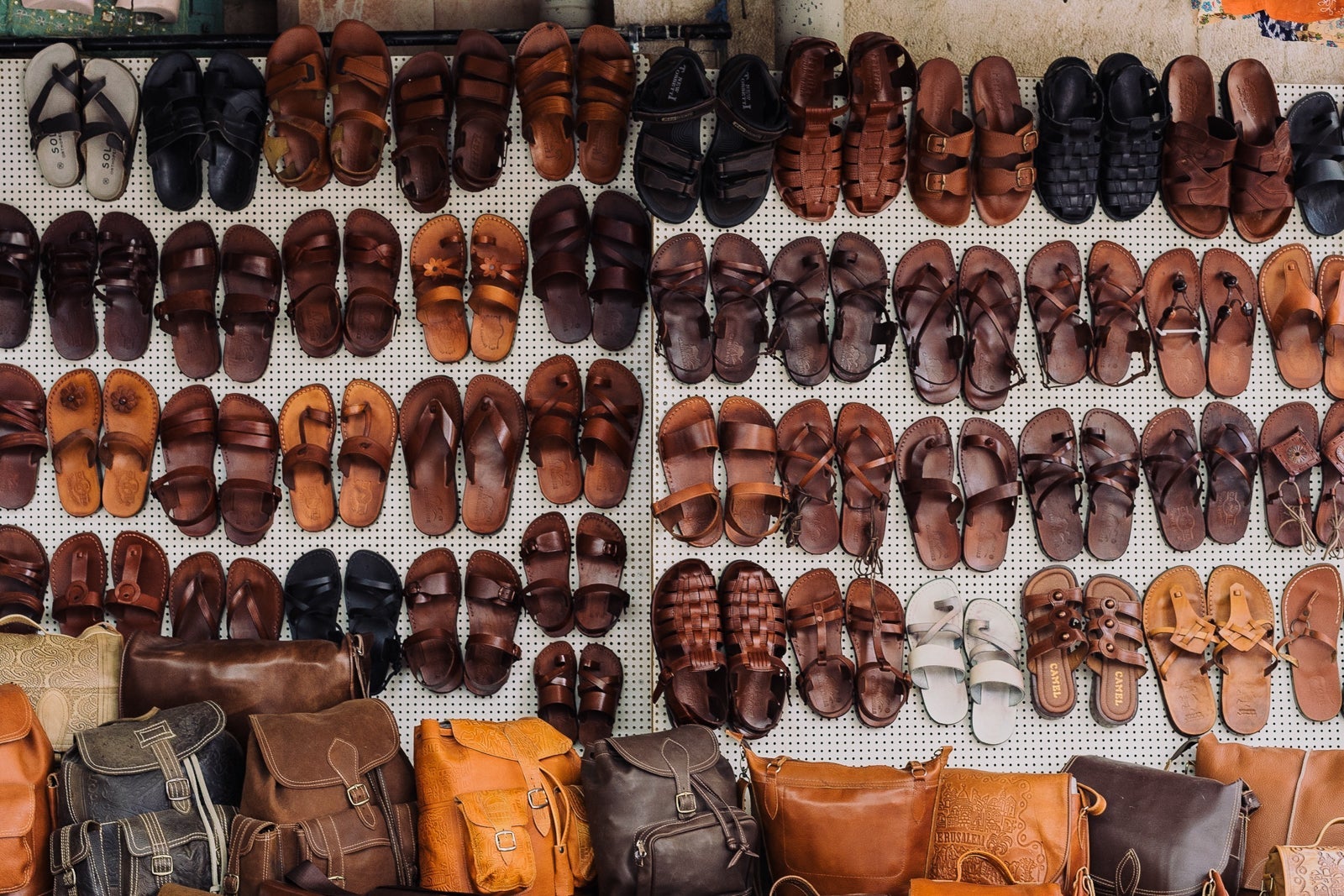 A market in Jerusalem. (Photo by Adam Jang/Unsplash)