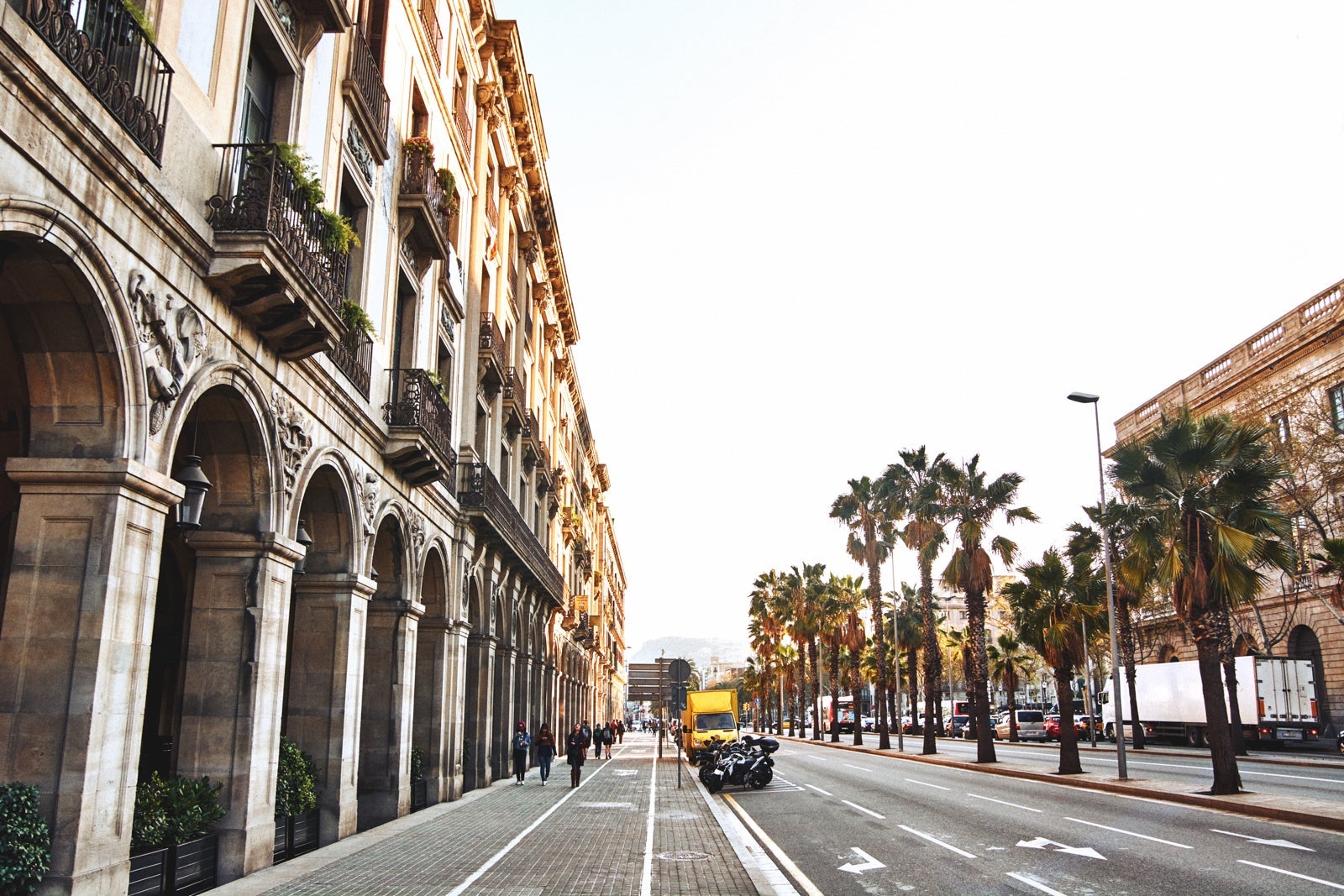 Silence pervades Barcelona's streets during siesta. (Photo by Dennis van den Worm/Unsplash)