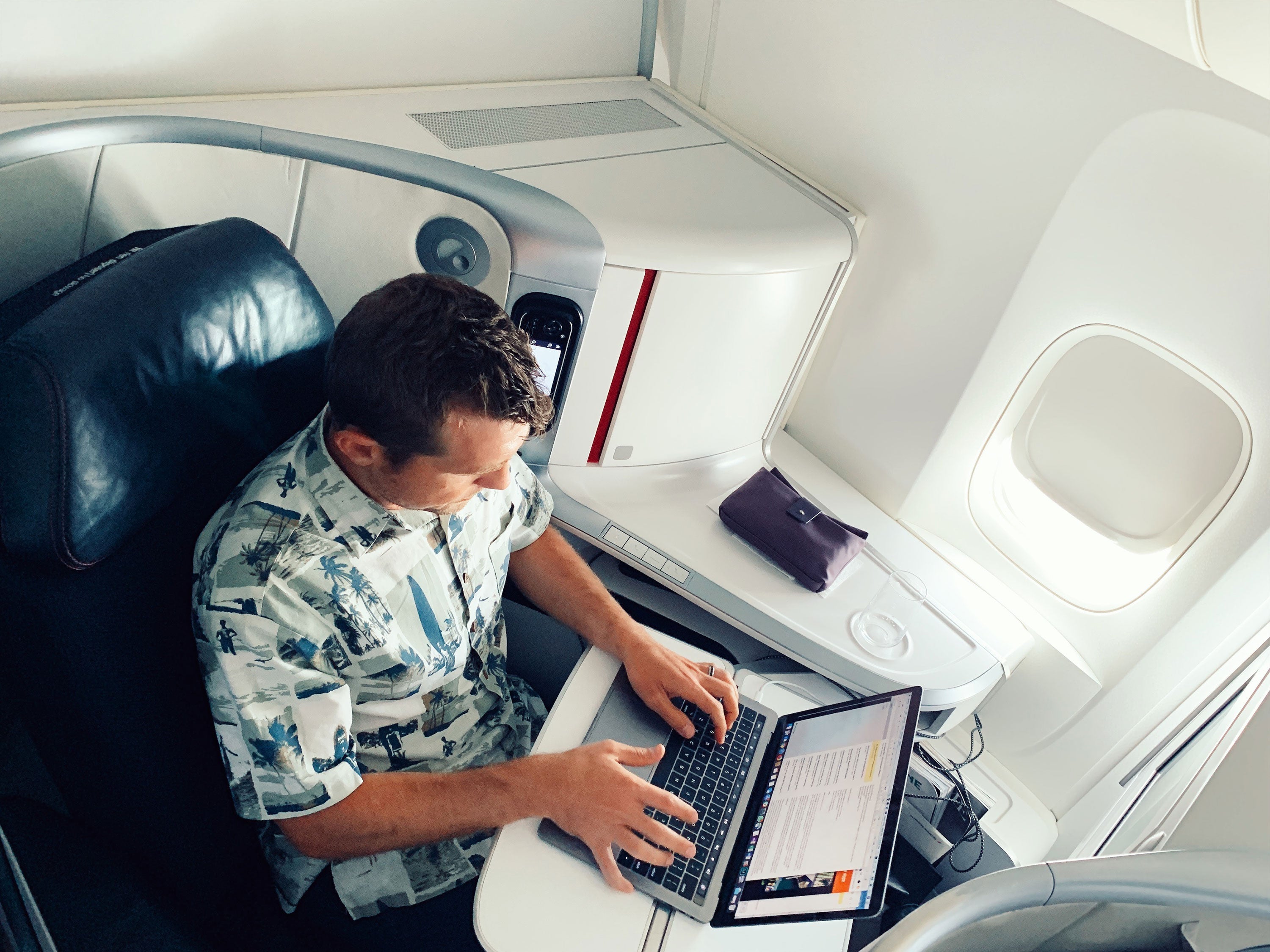air-france-business-class-seat-cabin-working