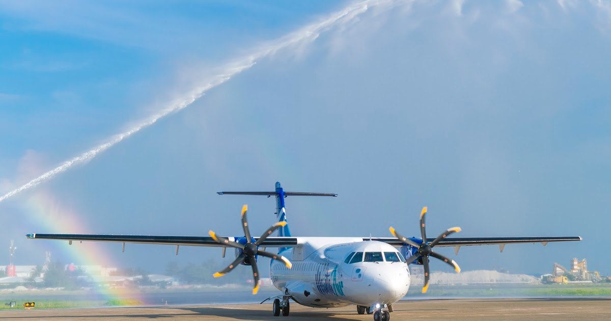 manta air mle airport arrival atr72-600