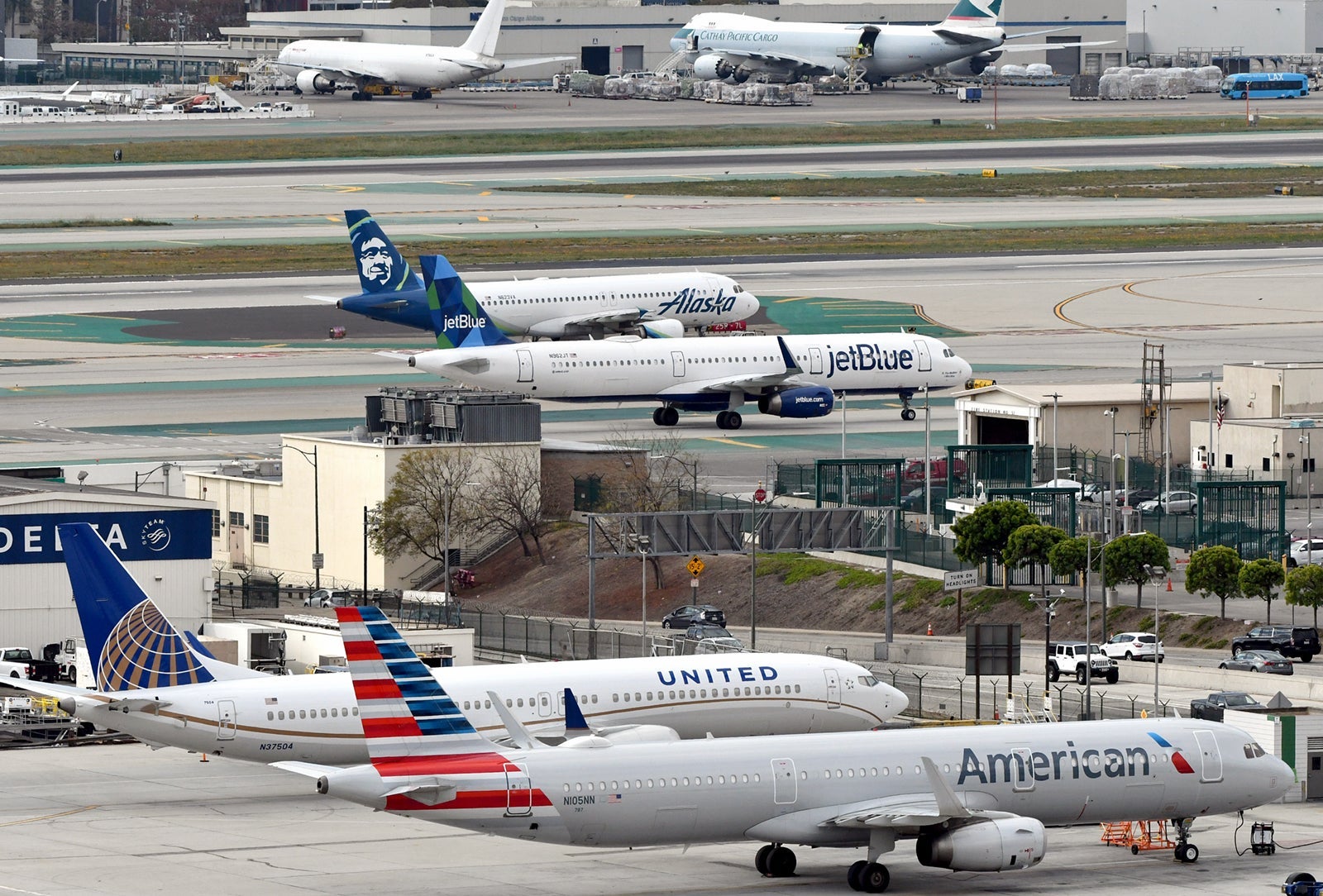 United 737 MAX at LAX