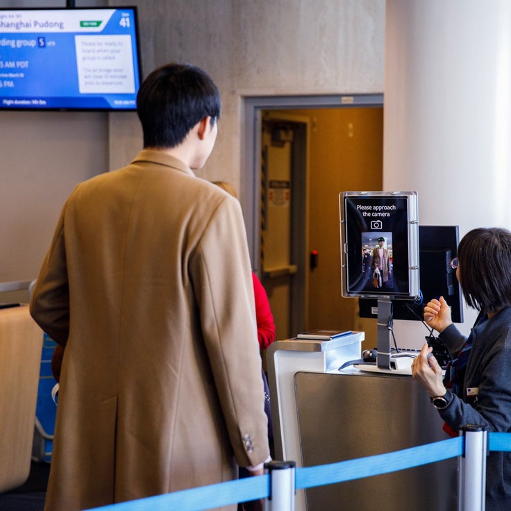 Which airline credit cards offer the best priority boarding perks?