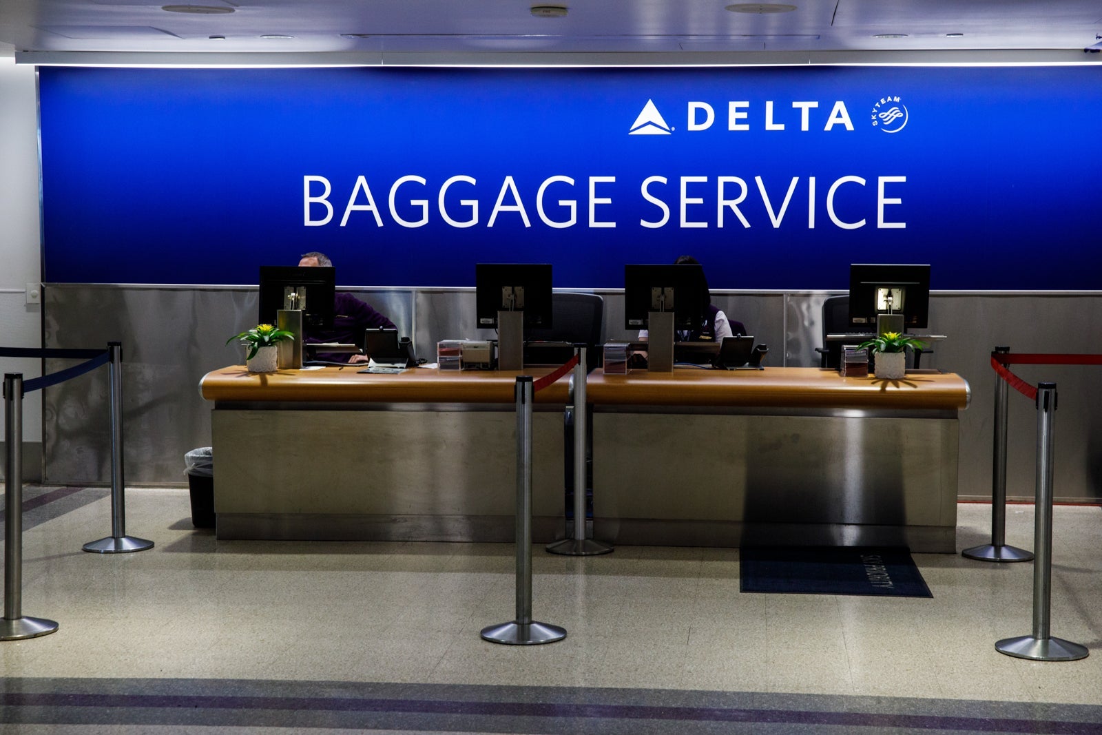 Delta baggage service counter