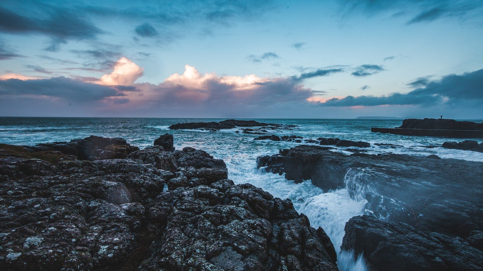 Causeway Coast Dunserverick UK_thom-holmes-500543-unsplash