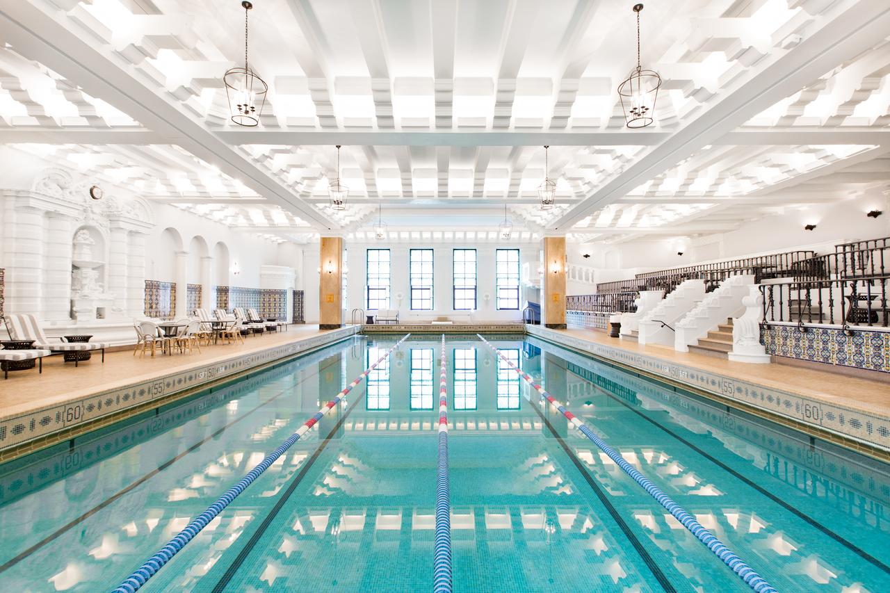 The indoor pool at the Intercontinental Chicago Magnificant Mile. (Photo courtesy of Intercontinental Chicago)