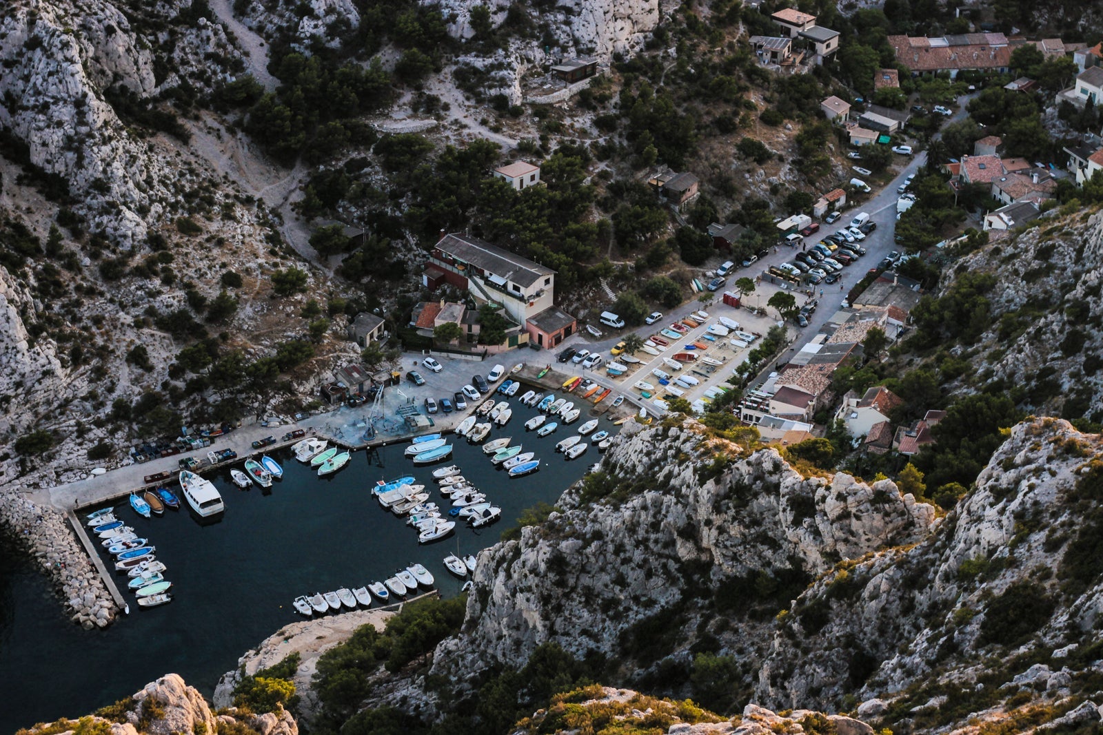 Les Calanques de Sugiton, Marseille. (Photo by Adam Dore / Unsplash)