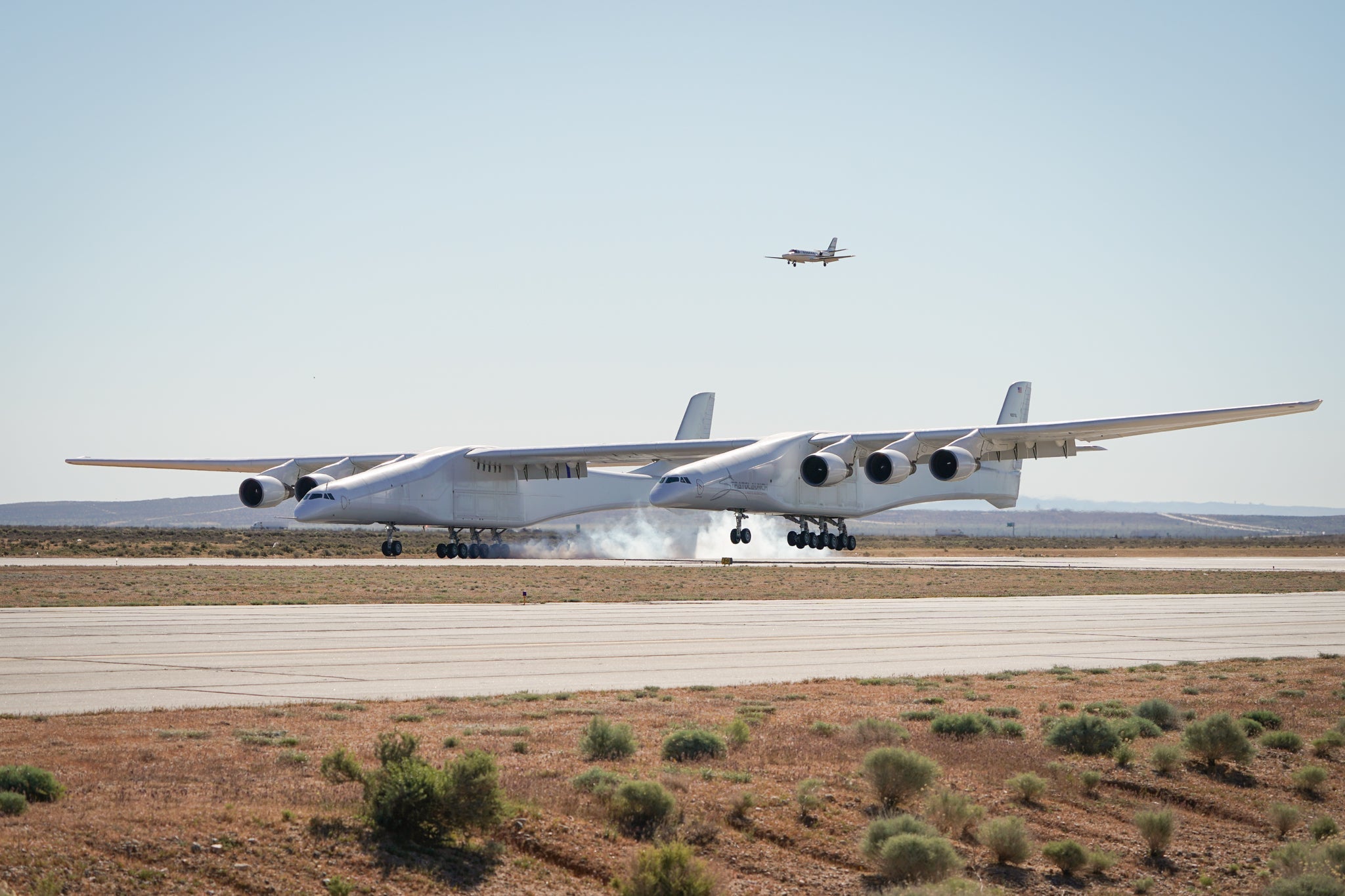 Touch down after tirst flight of Stratolaunch. Photo by Stratolaunch Systems