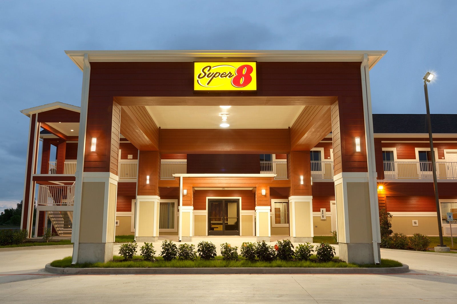 Super 8 by Wyndham Carrizo Springs (Wyndham award chart change)