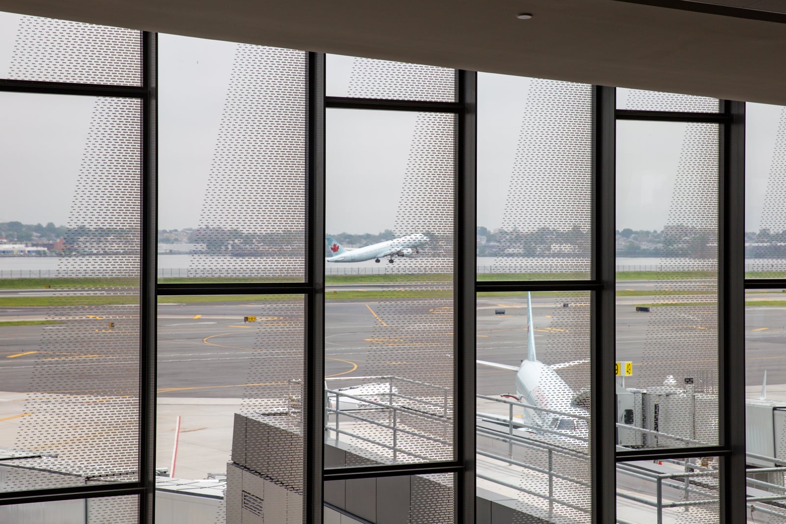 United Club LGA Terminal B
