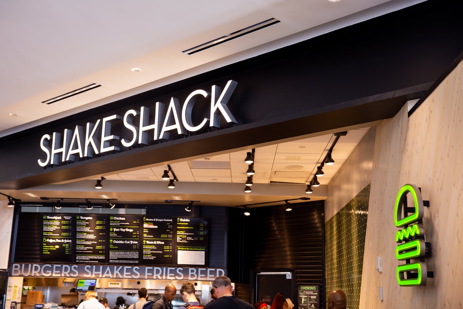 United Club LGA Terminal B