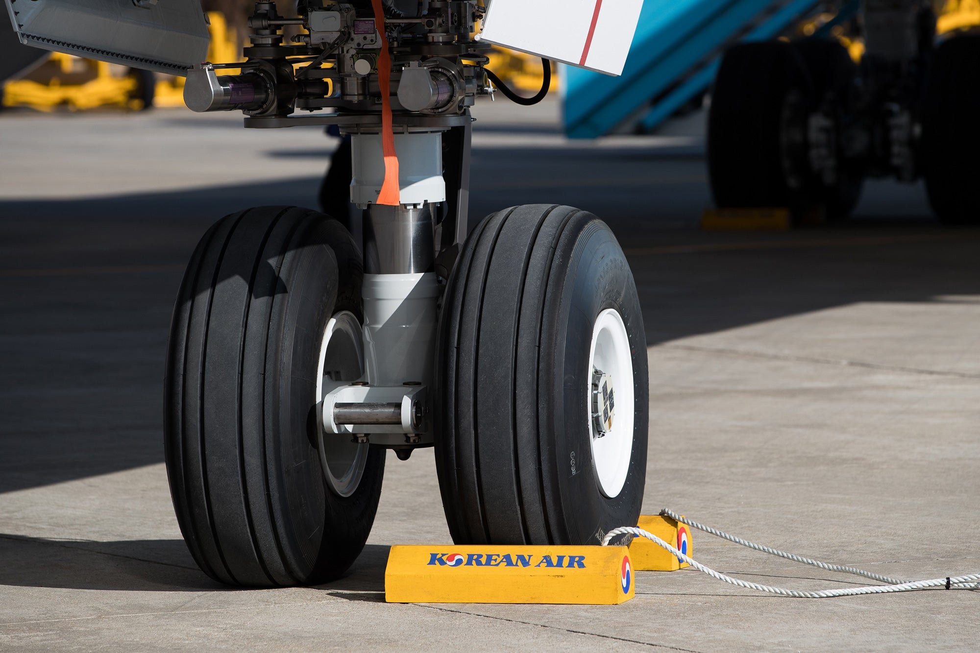 The nosewheel of a Boeing 787-9 Dreamliner. Photographer: SeongJoon Cho/Bloomberg via Getty Images.