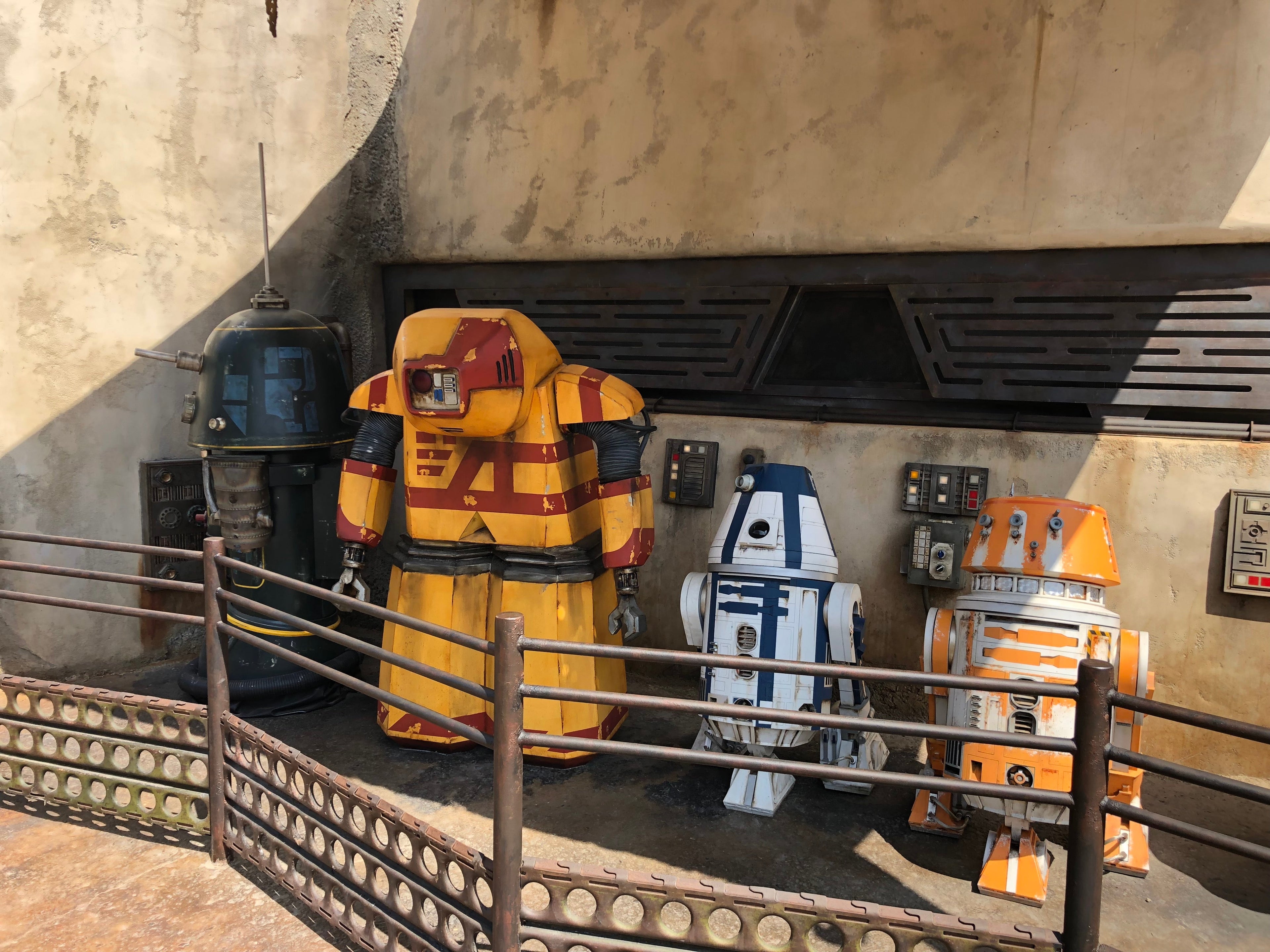 Droids in Star Wars Galaxy's Edge
