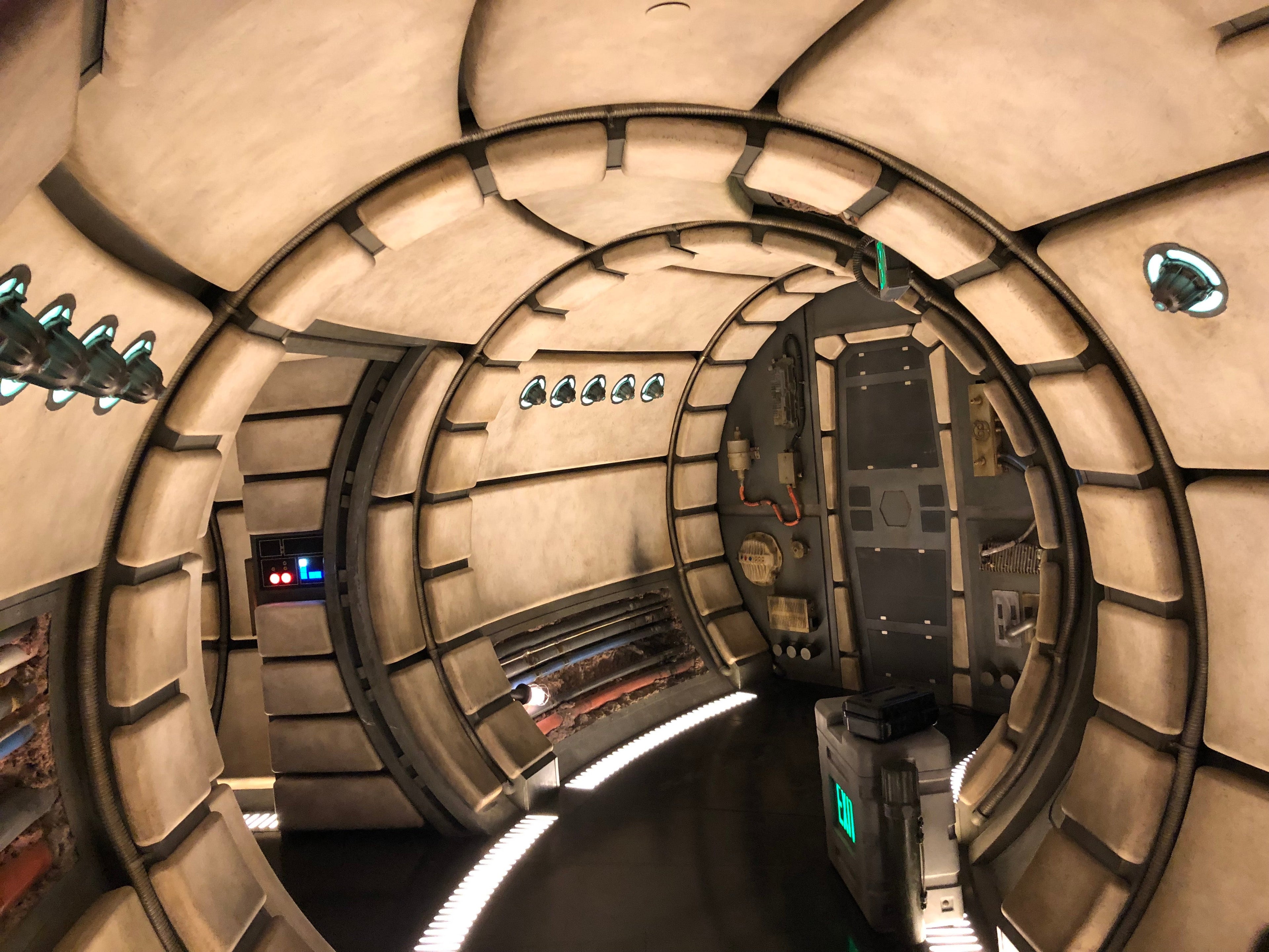 Star Wars Galaxys Edge - Millennium Falcon Inside