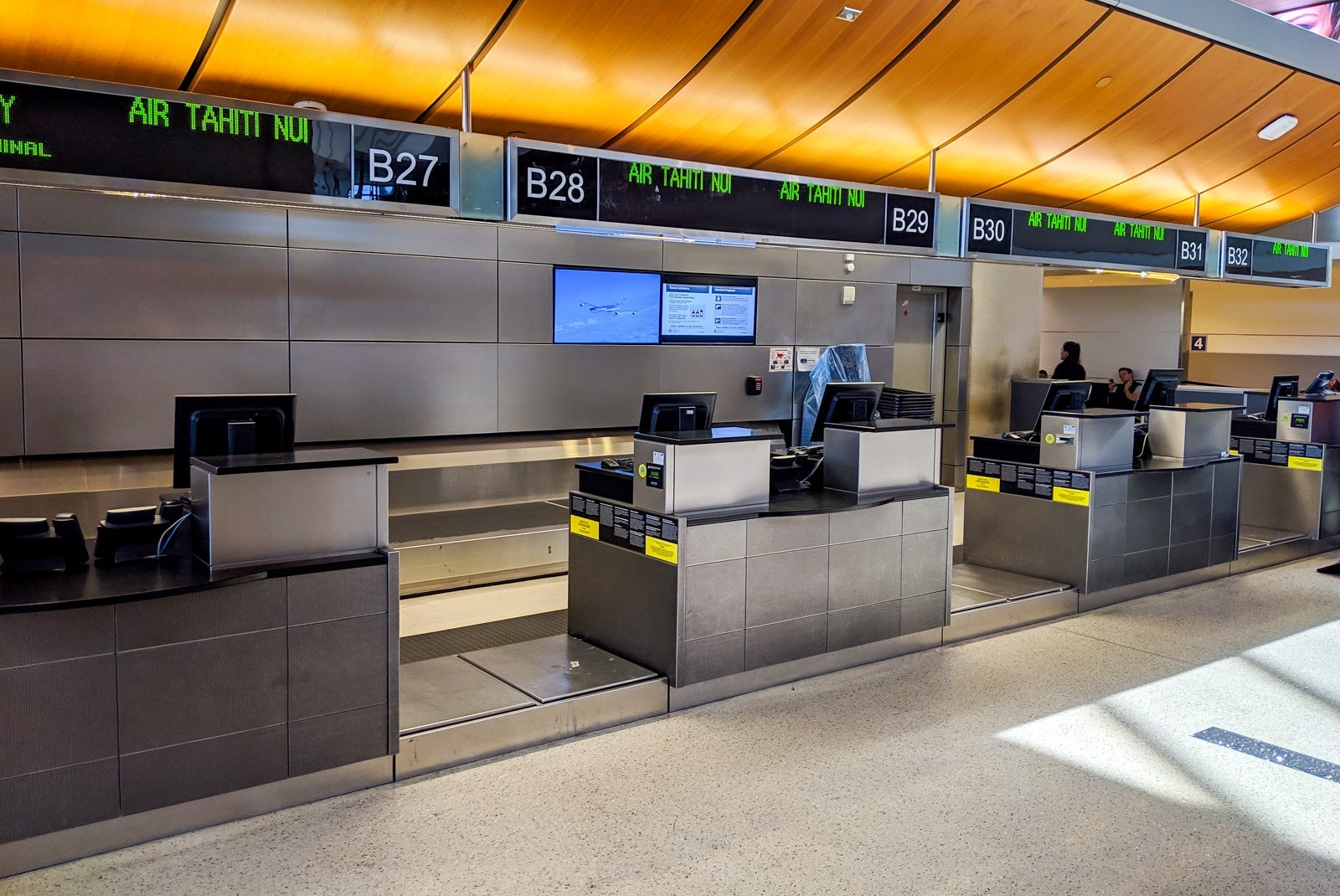 I'm not going to be able to get a boarding pass from these desks.
