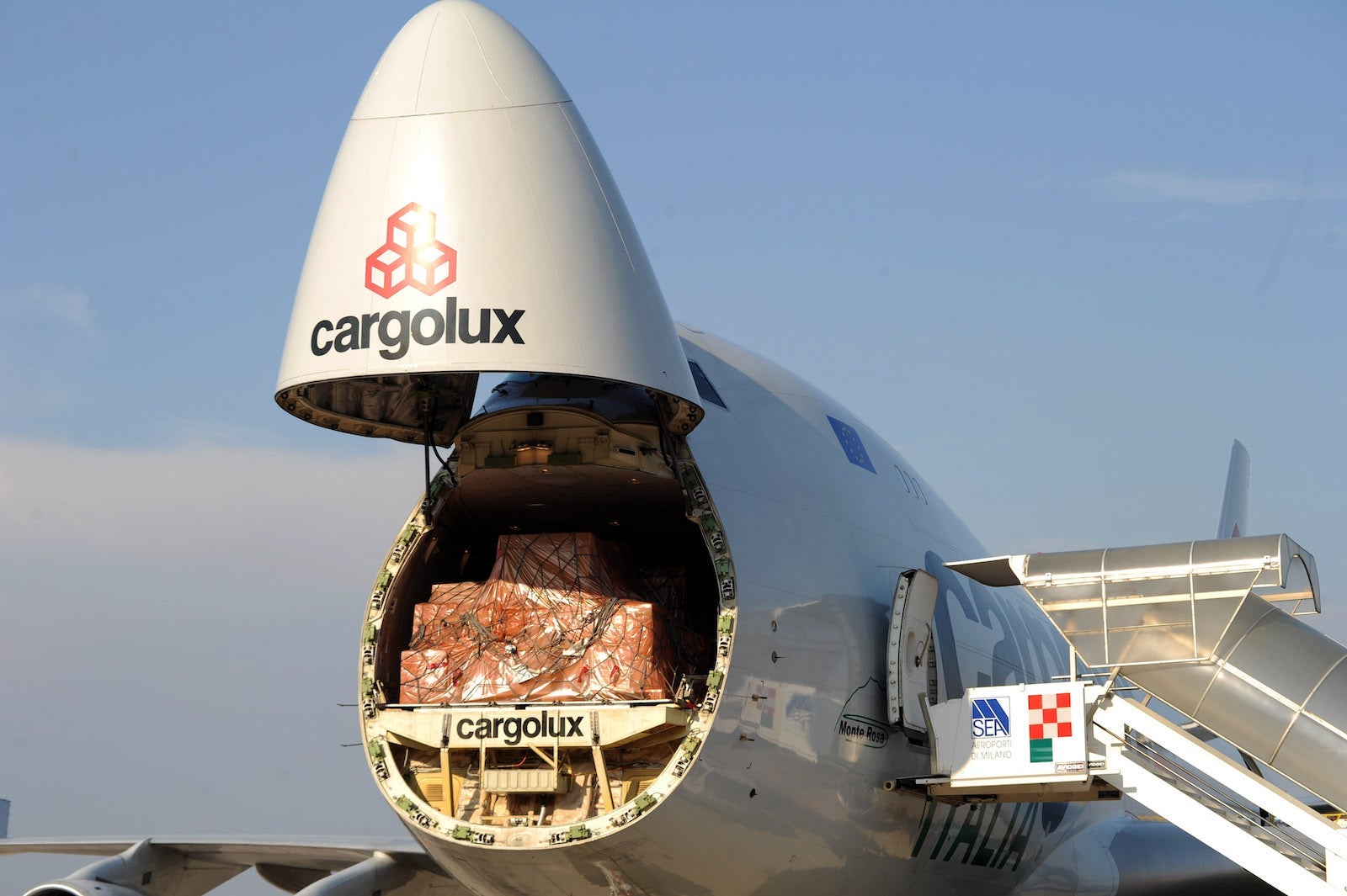 Cargolux Italia Boeing 747-400F Nose Opening