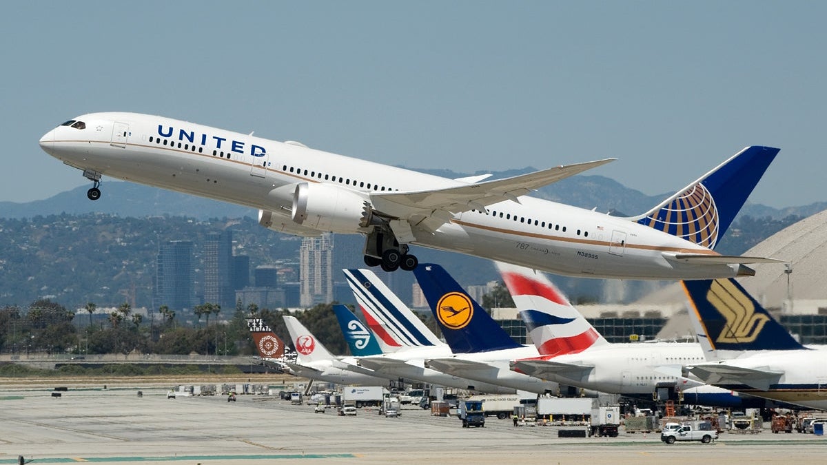LAX United takeoff