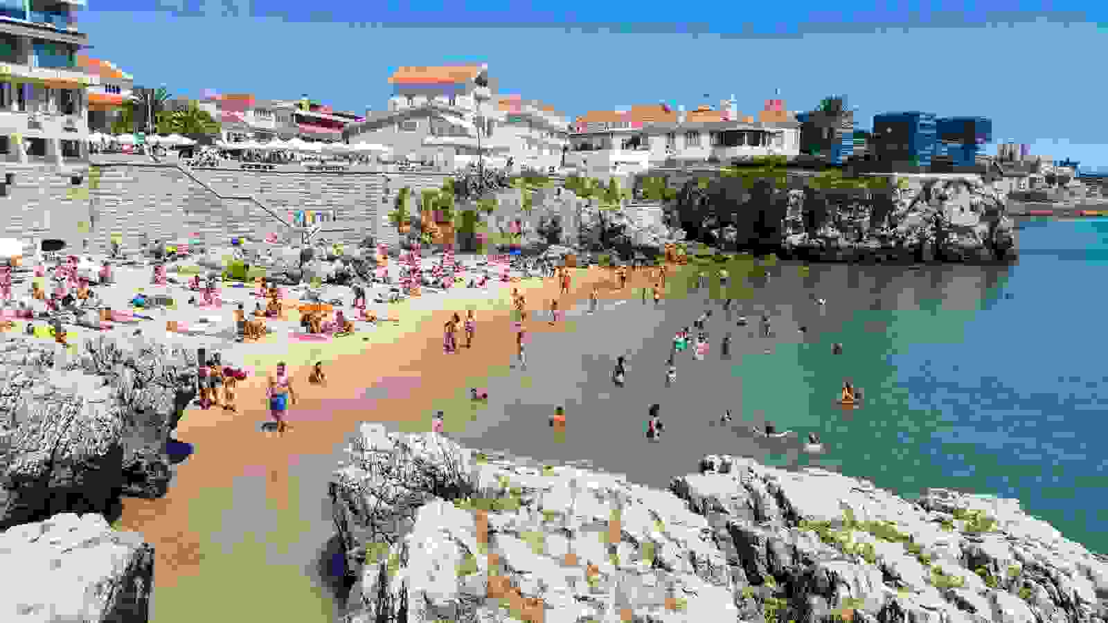 DA RAINHA BEACH IN CASCAIS, PORTUGAL