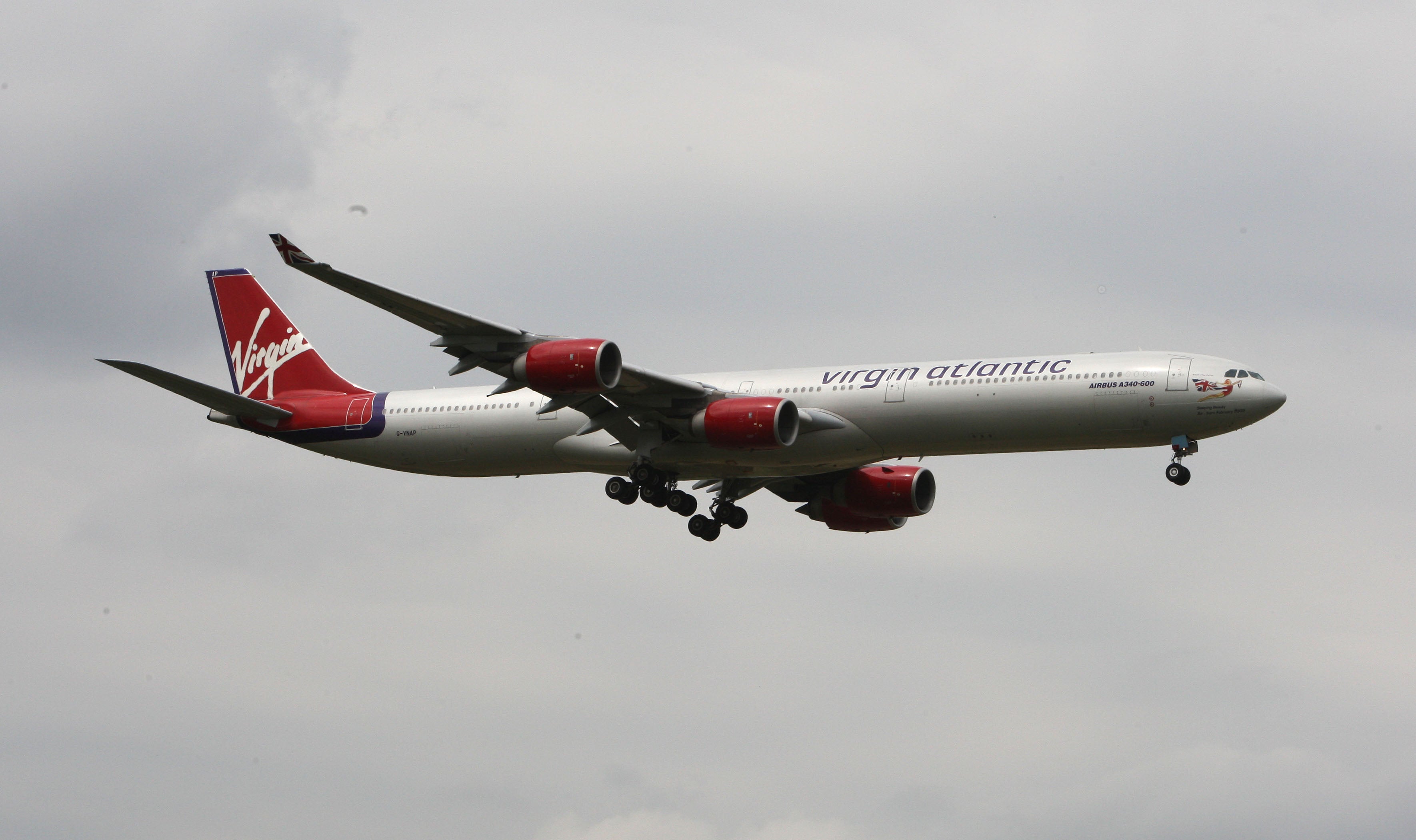 virgin atlanticバージンアトランティック A340-300 未組立 1/400 バージンアトランティック航空 A340-300 - メルカリ