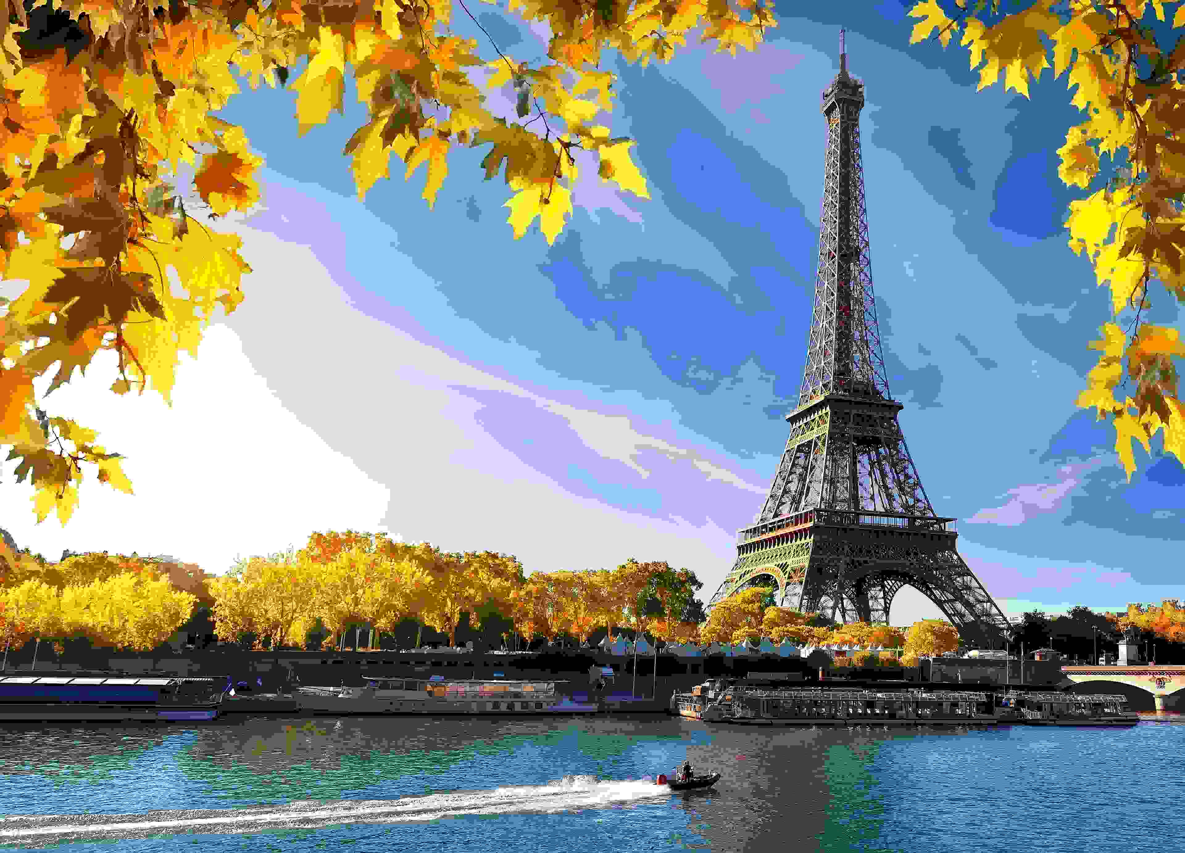 Seine in Paris with Eiffel Tower in sunrise time (Image by Givaga/Getty Images)