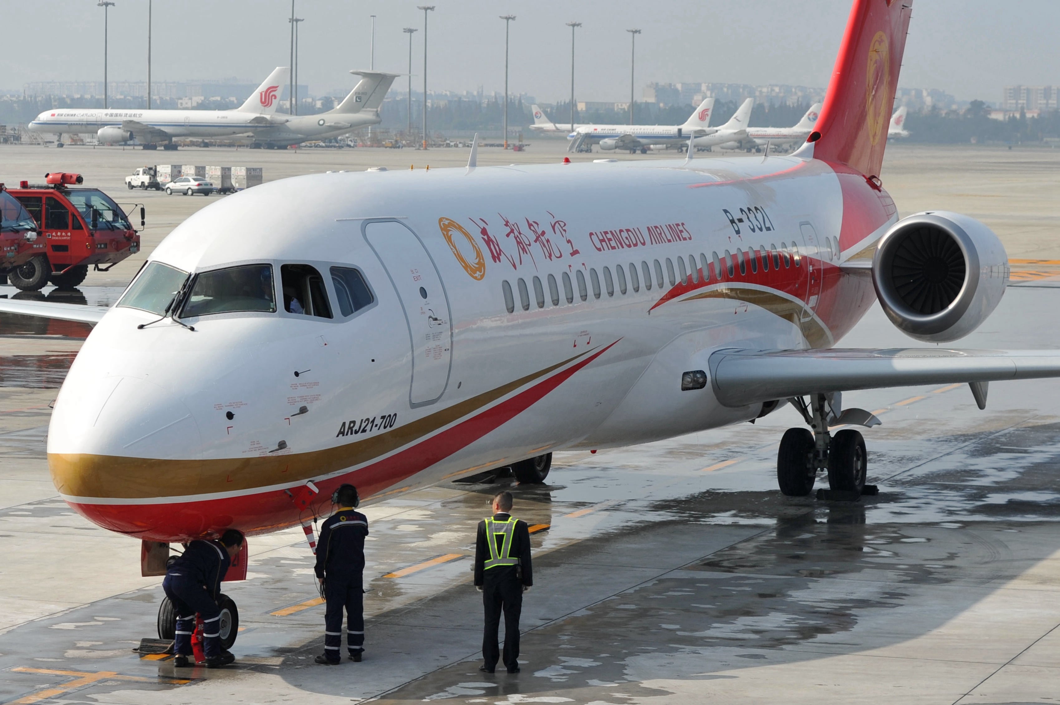 China's Comac Receives 105 Orders for ARJ21 Regional Jet - The Points Guy