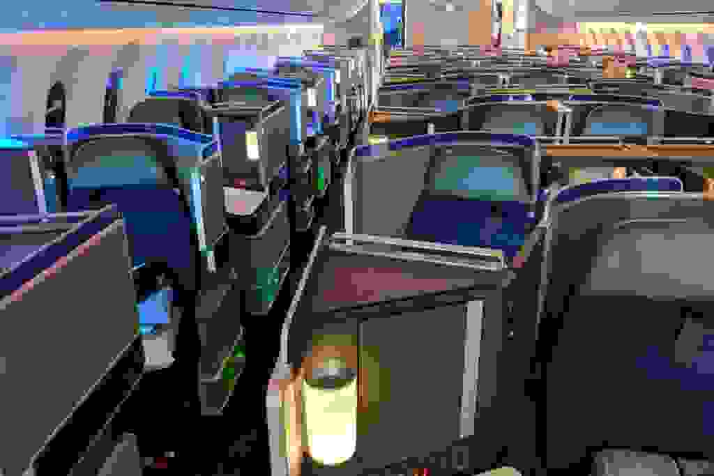 United's Boeing 787-10 Dreamliner Polaris cabin shot on the Pixel 3. (Image by Zach Honig / The Points Guy)