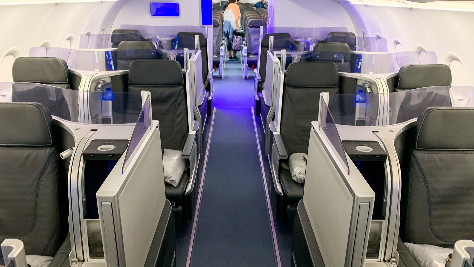 Finally: JetBlue plans retrofits for 9-year-old Mint cabins, fixes for new  product - The Points Guy, image size:1600x900