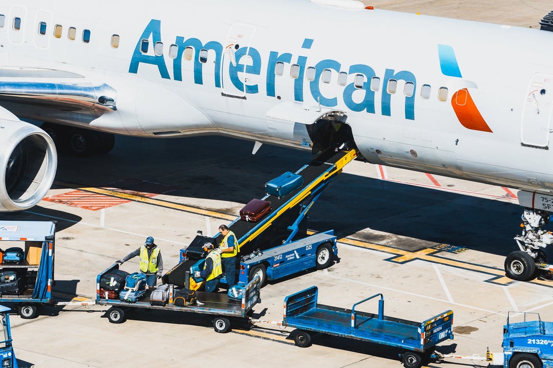 American Airlines baggage fees and how to avoid paying them - The