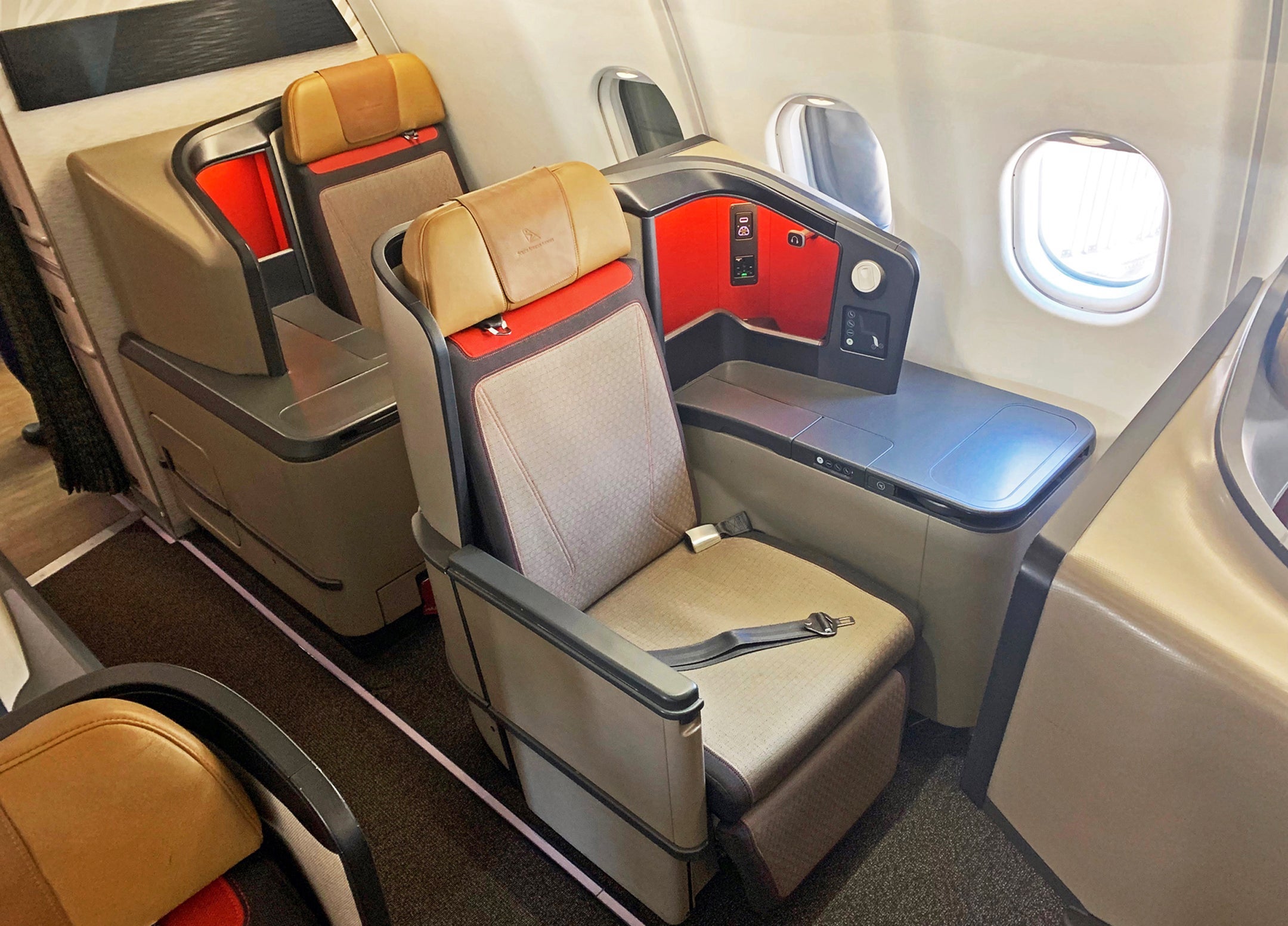 South African Airways A330 business class seat (Photo by Patrick Smith)