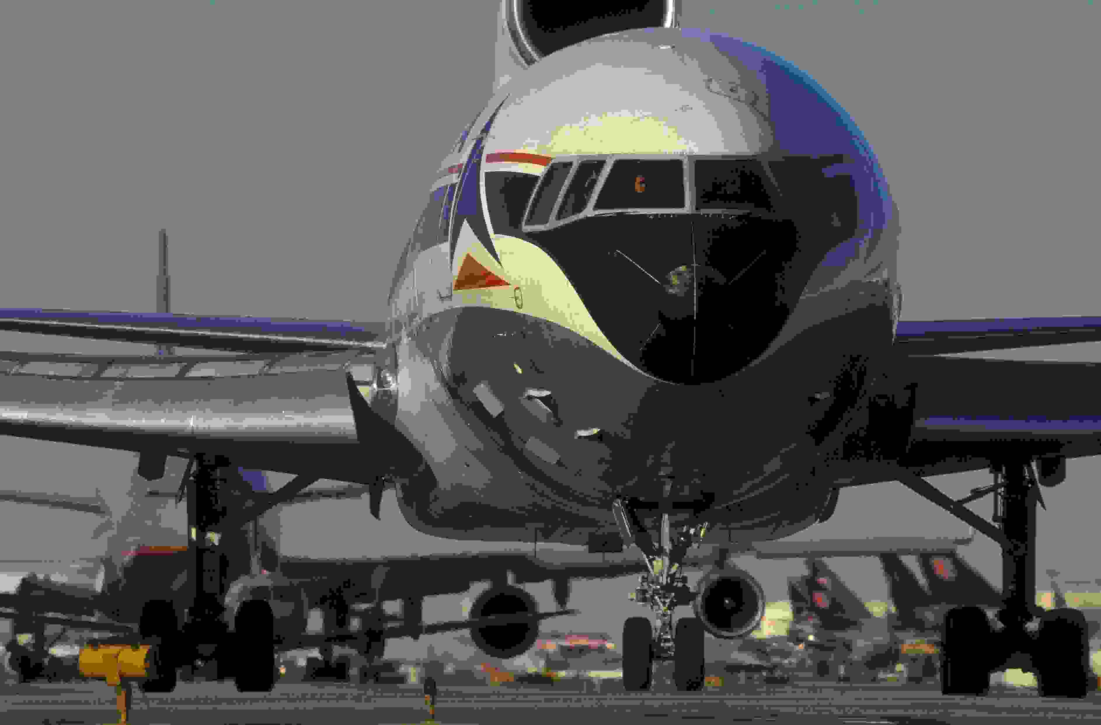 UNITED STATES - JANUARY 01: Illustration: aircraft traffic on U.S. airports In Los Angeles, United States In 2001 - Delta Airlines L-1011 in Los Angeles airport (LAX). (Photo by Etienne DE MALGLAIVE/Gamma-Rapho via Getty Images)