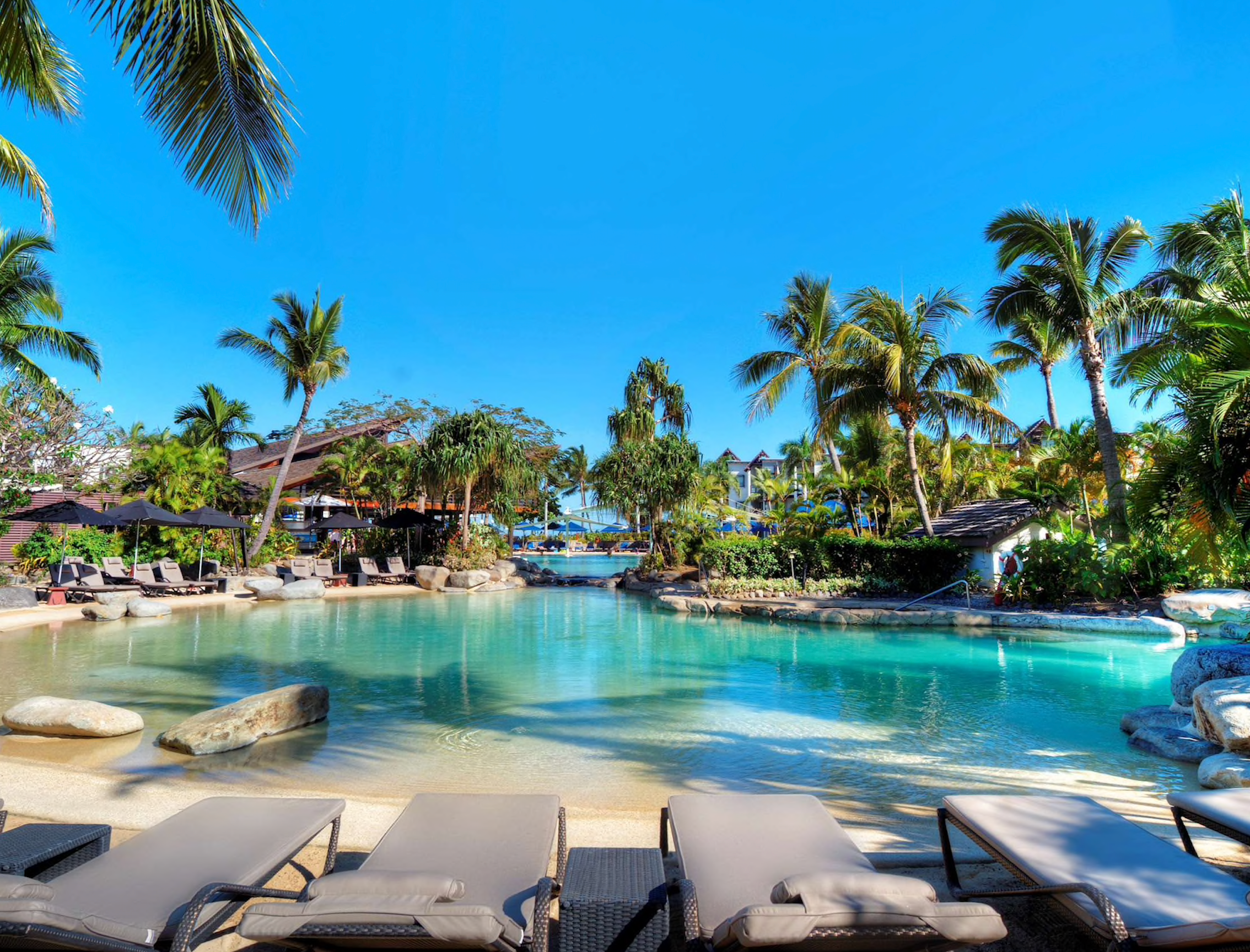 Radisson Fiji pool