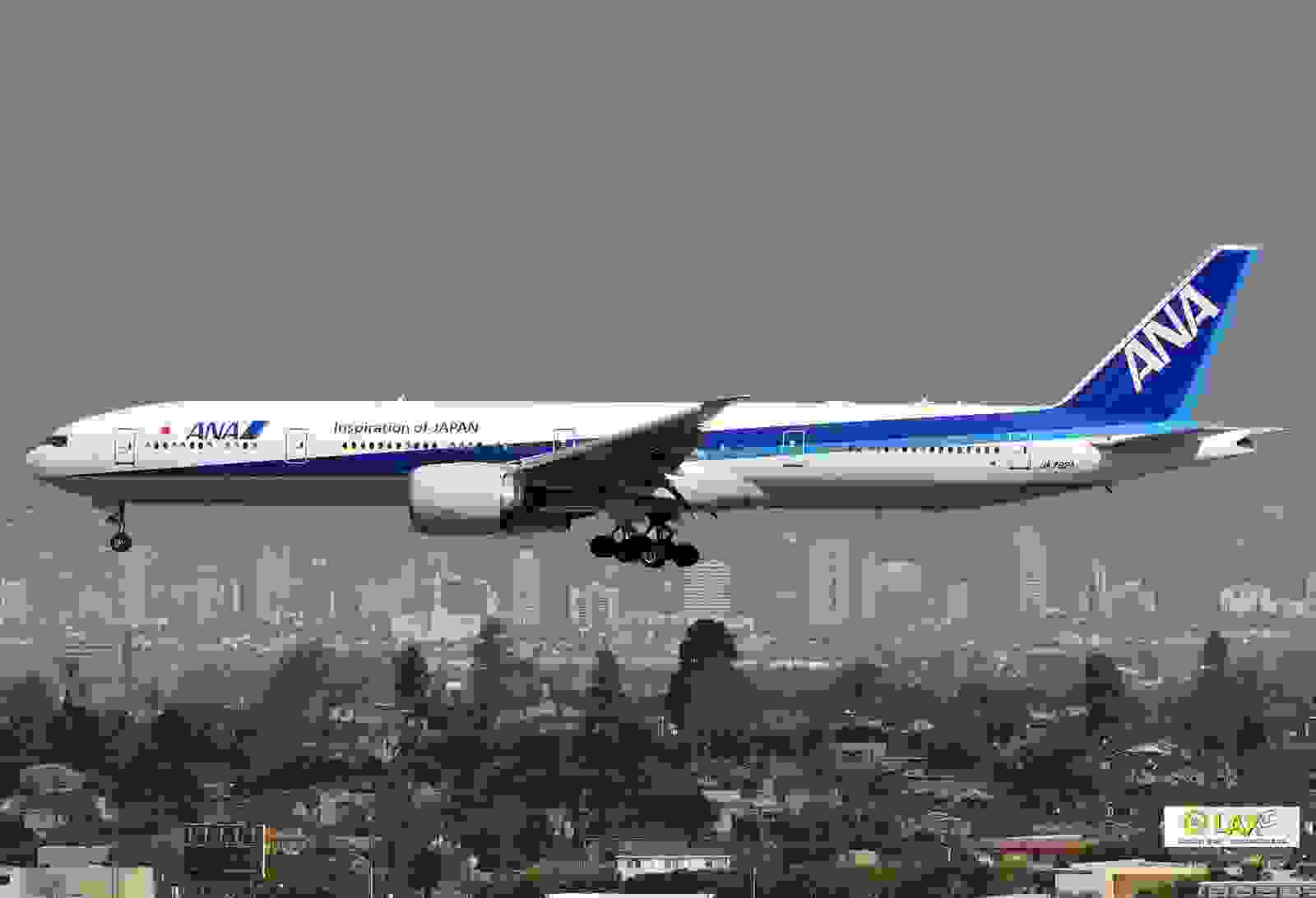 ANA Boeing 777-300ER from the H Hotel LAX (Photo by Alberto Riva/The Points Guy)