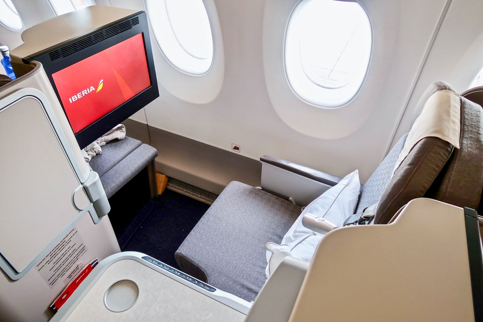 Iberia Airbus A350 business class seat