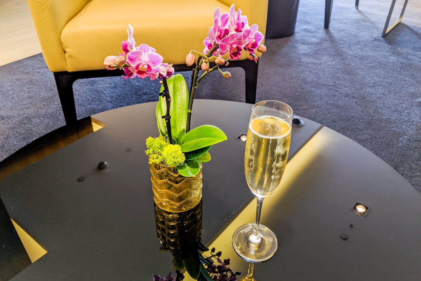 champagne in first class lounge
