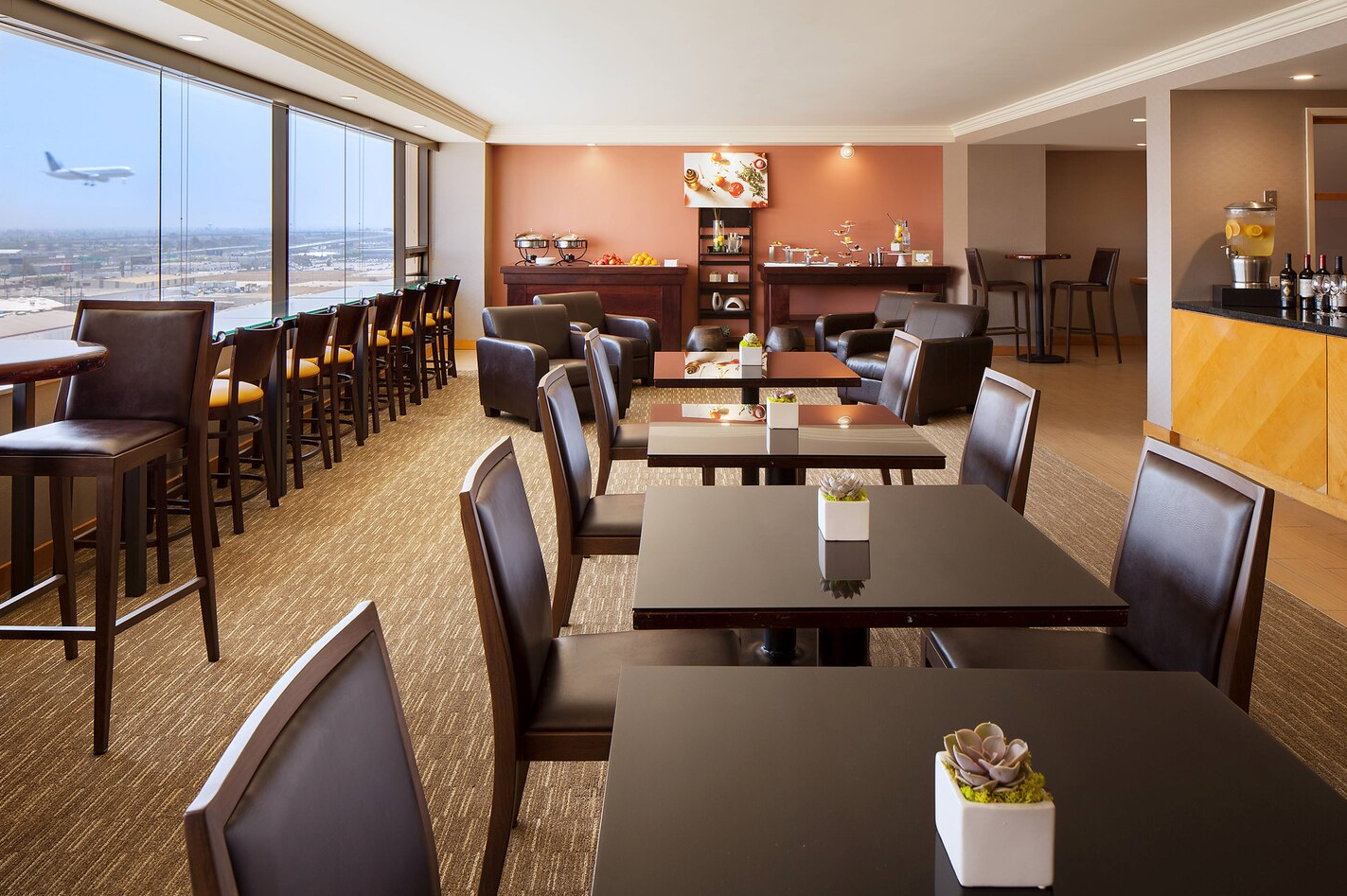 Club Lounge Westin LAX (Photo courtesy of Marriott)