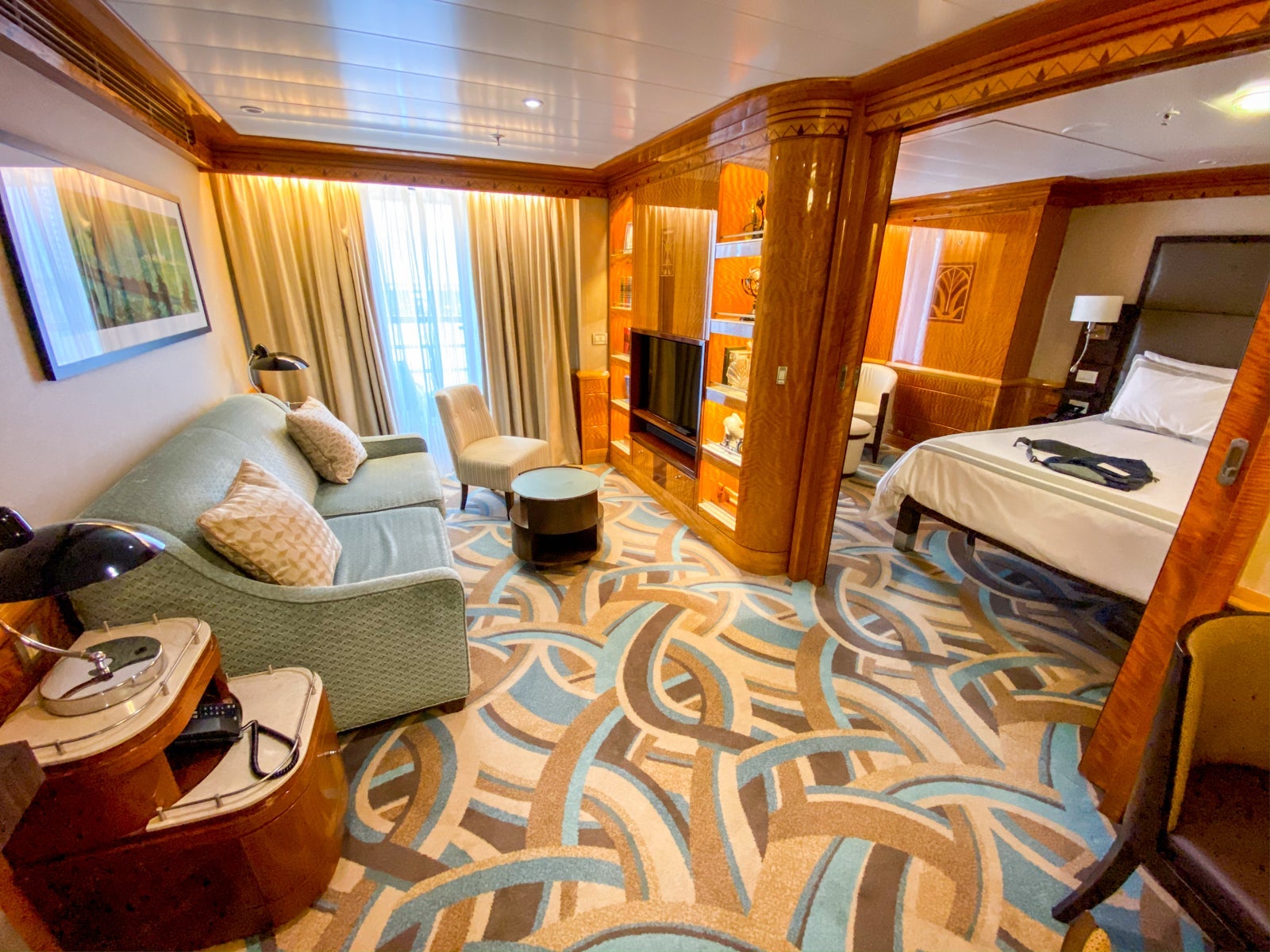 One-bedroom suite on Disney Wonder.