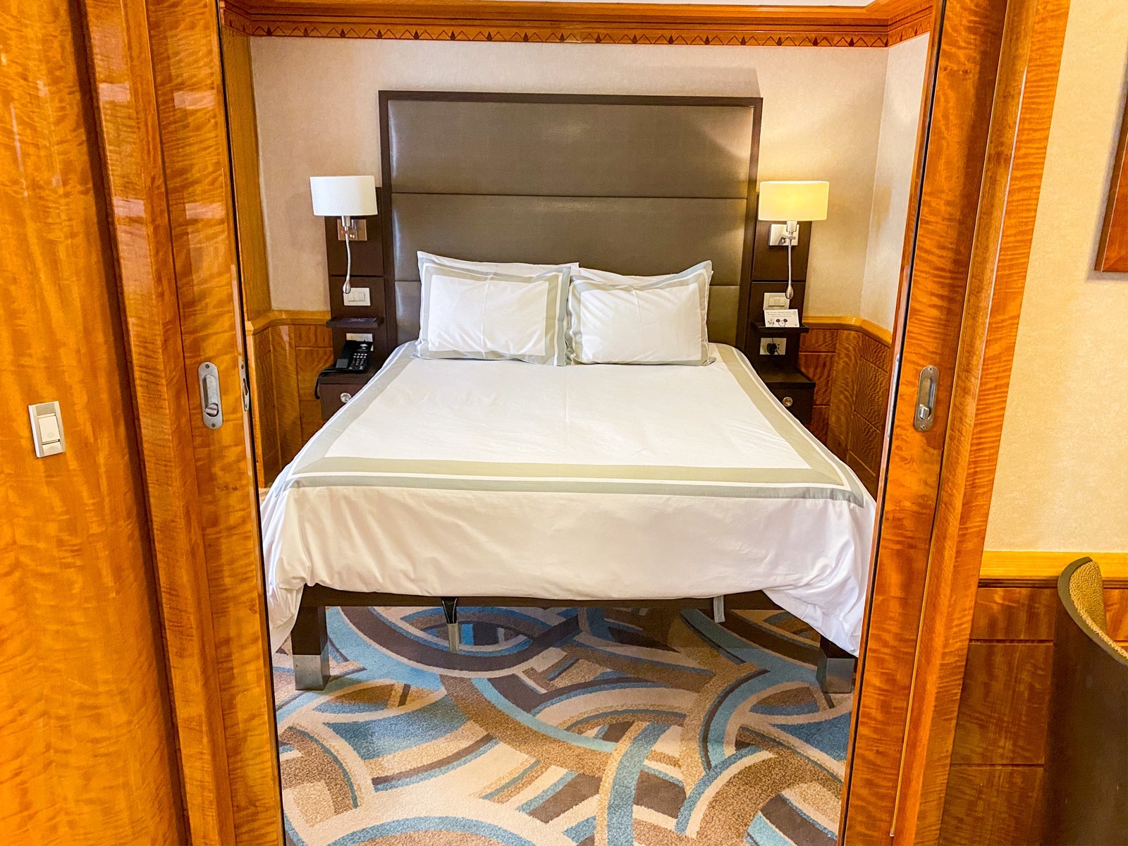 Bed in one-bedroom suite