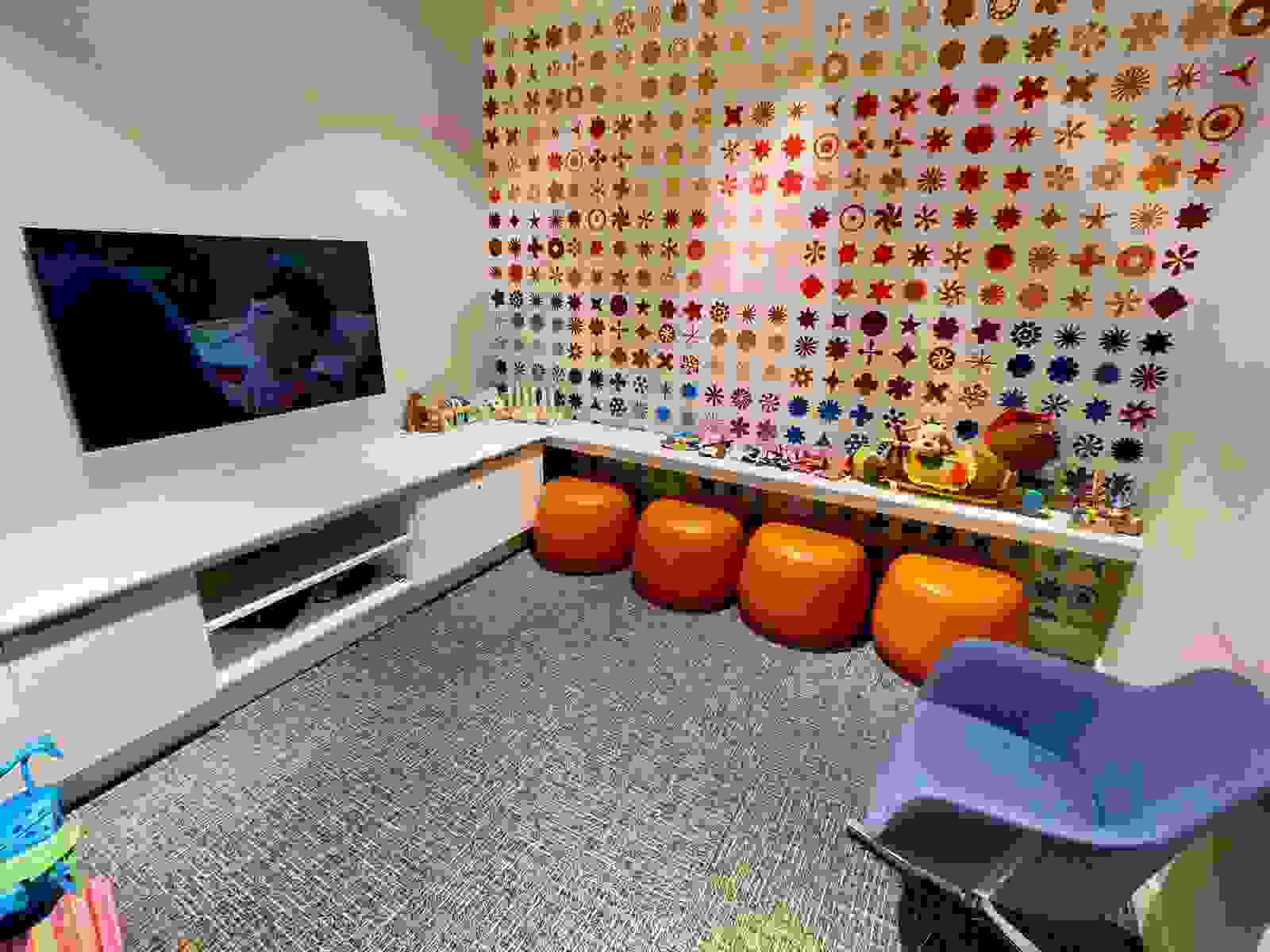 Family room (Photo by Zach Griff)