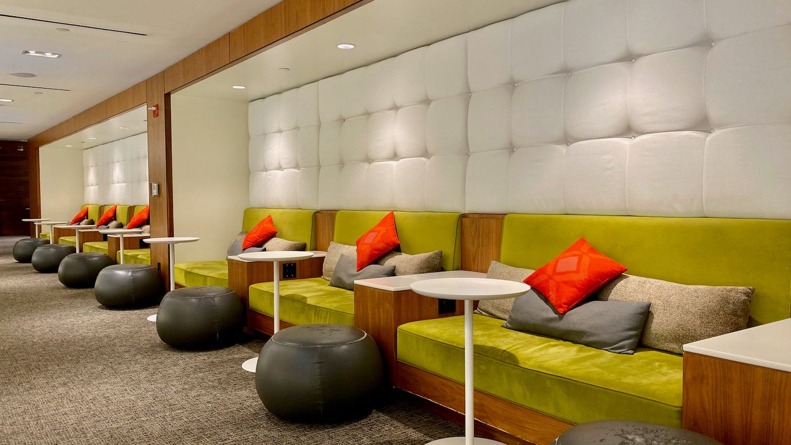 American_Express_Centurion_Lounge_LGA_Zach_Griff_ZGriff - 42