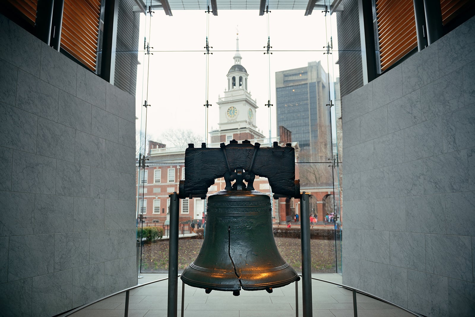 Liberty Bell and Independence Hall in Philadelphia. (Photo by rabbit75_ist/Getty Images)